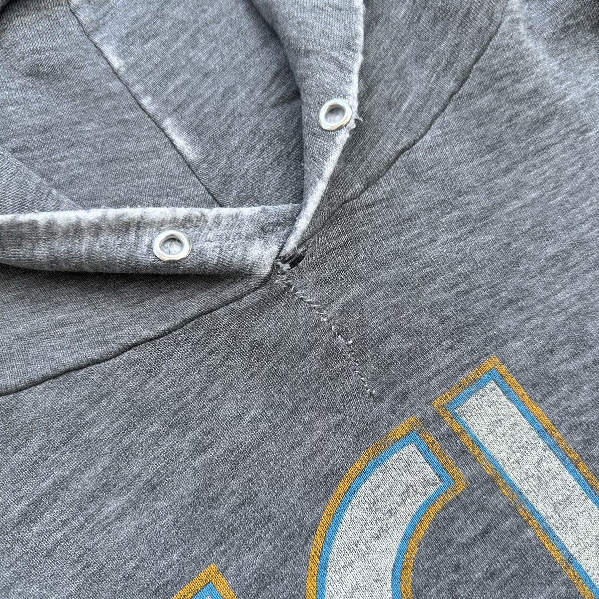 Vintage VINTAGE UCLA SPELL OUT UNIVERSITY COLLEGE 90S Size US M / EU 48-50 / 2 - 6 Thumbnail