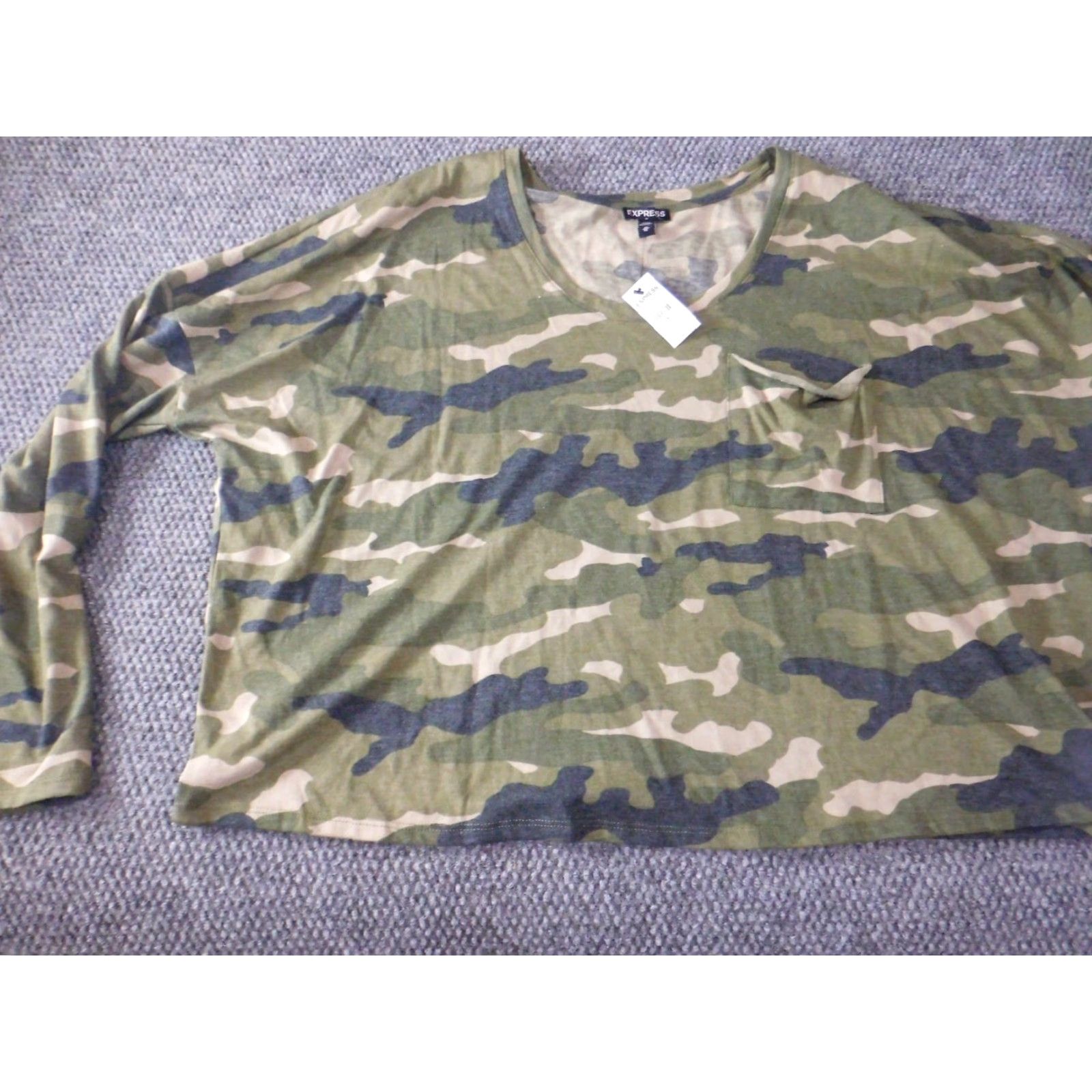 Express Express Womens Blouse XL Green Camouflage Long Sleeve Crew Neck Pullover Casual Shirt Size XL / US 12-14 / IT 48-50 - 3 Thumbnail