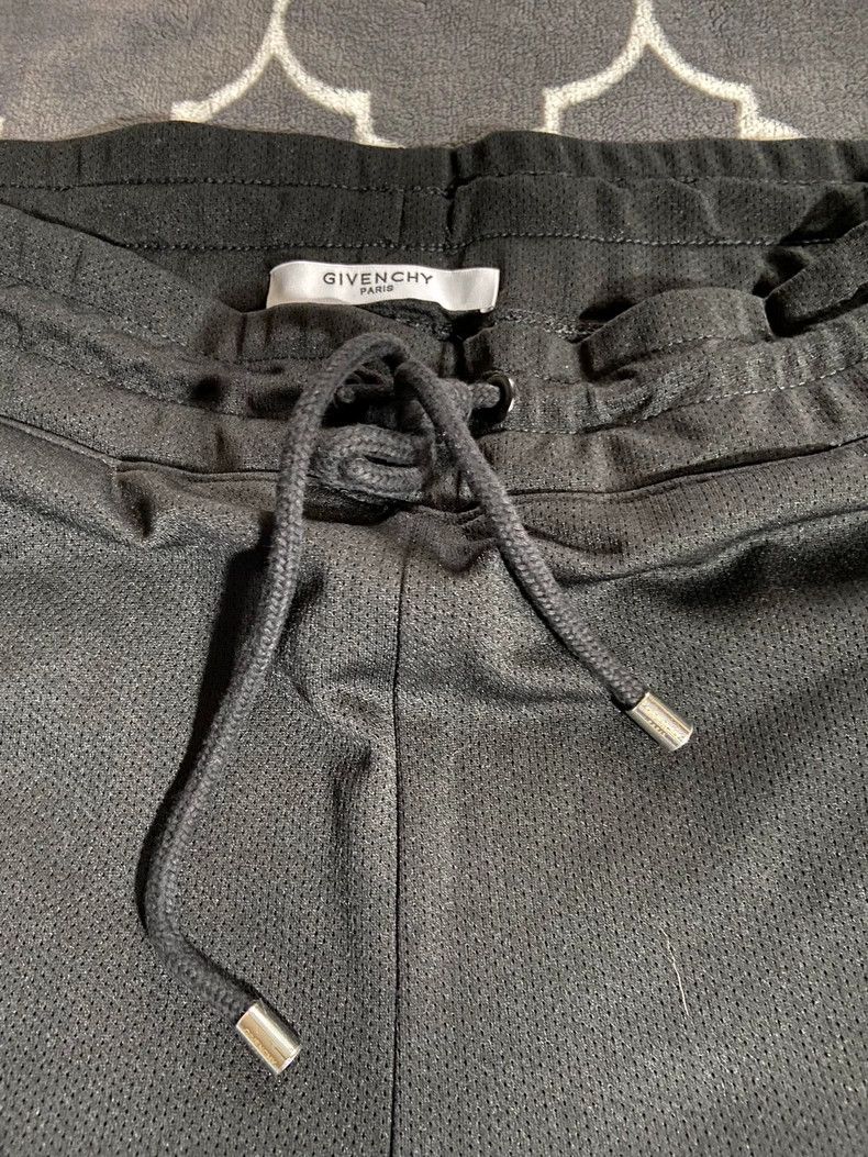 Givenchy Givenchy SizeM Casual Shorts, Mesh Breathable Fabric Size US 31 - 2 Thumbnail