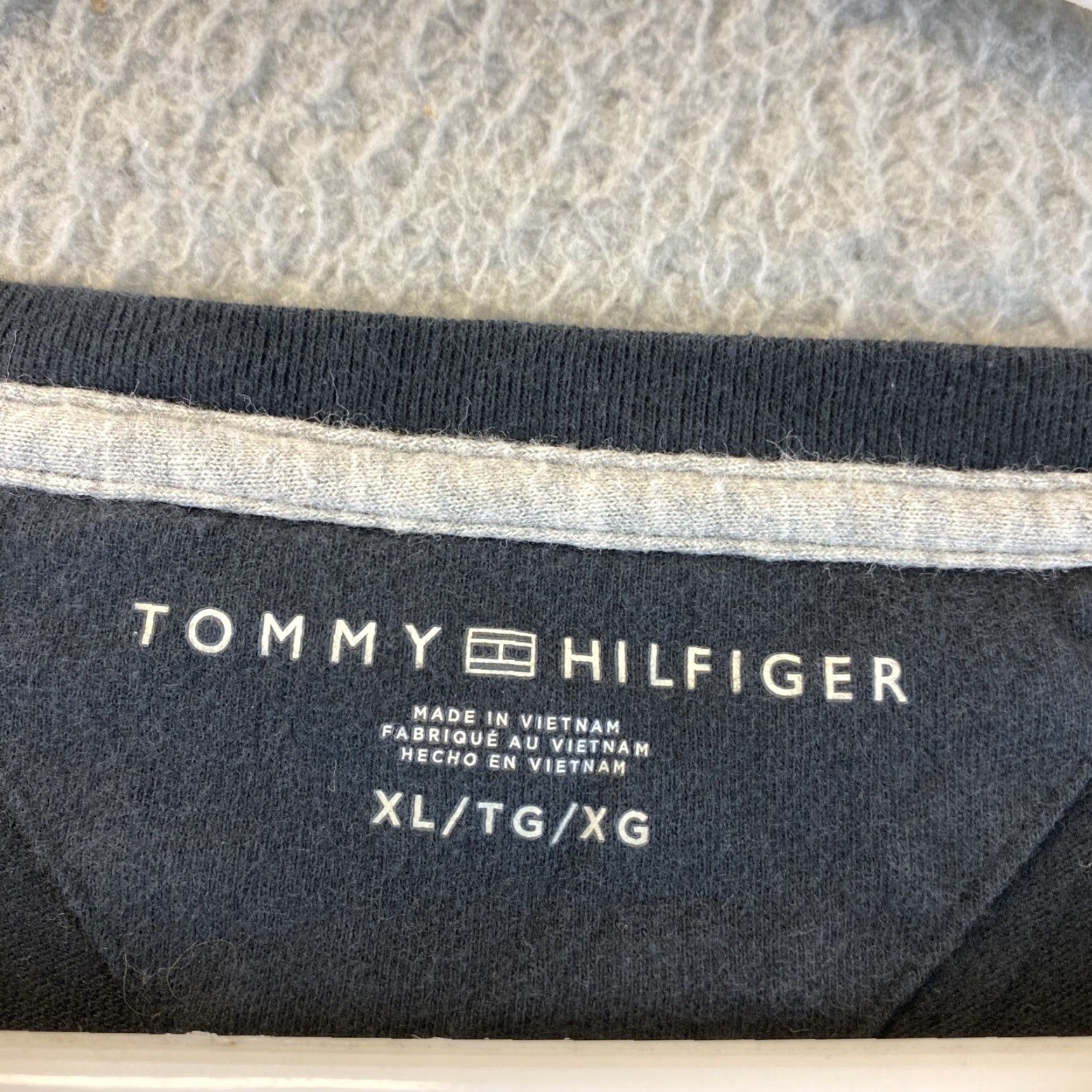 Tommy Hilfiger VINTAGE Tommy Hilfiger T-Shirt Men XL Black Short Sleeve Logo 90s Cotton Size US XL / EU 56 / 4 - 4 Thumbnail
