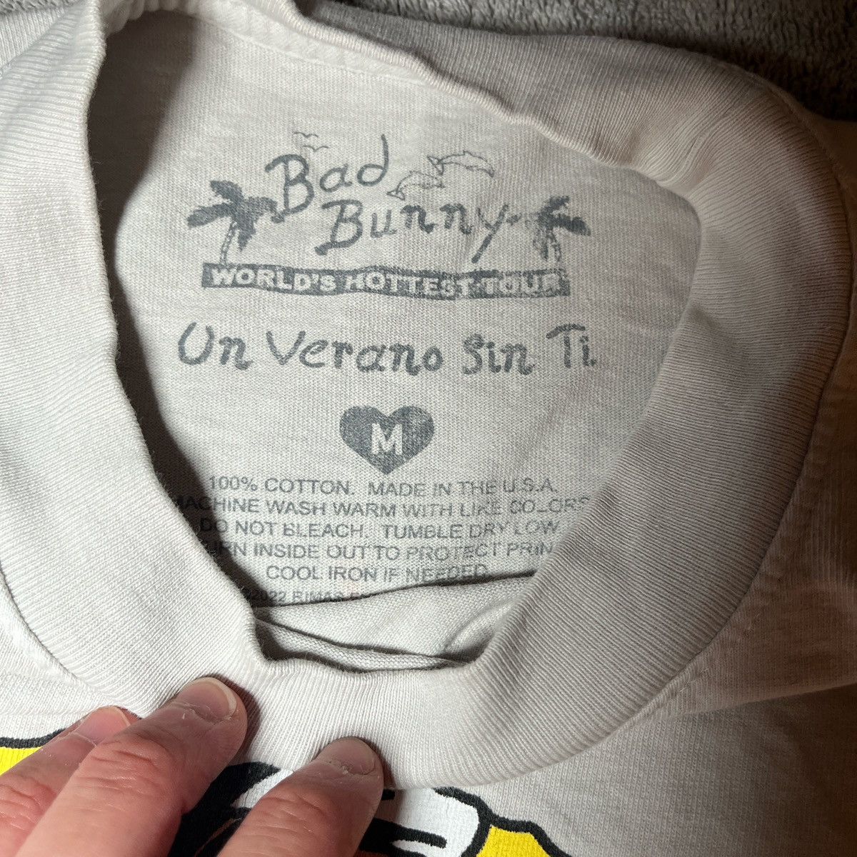 Other Bad Bunny Un Verano Sin Ti Long Sleeve Shirt Size US M / EU 48-50 / 2 - 5 Thumbnail