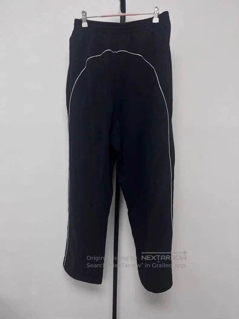 Balenciaga Balenciaga Manchester United Embroidered Logo Pants. Size US 34 / EU 50 - 3 Thumbnail