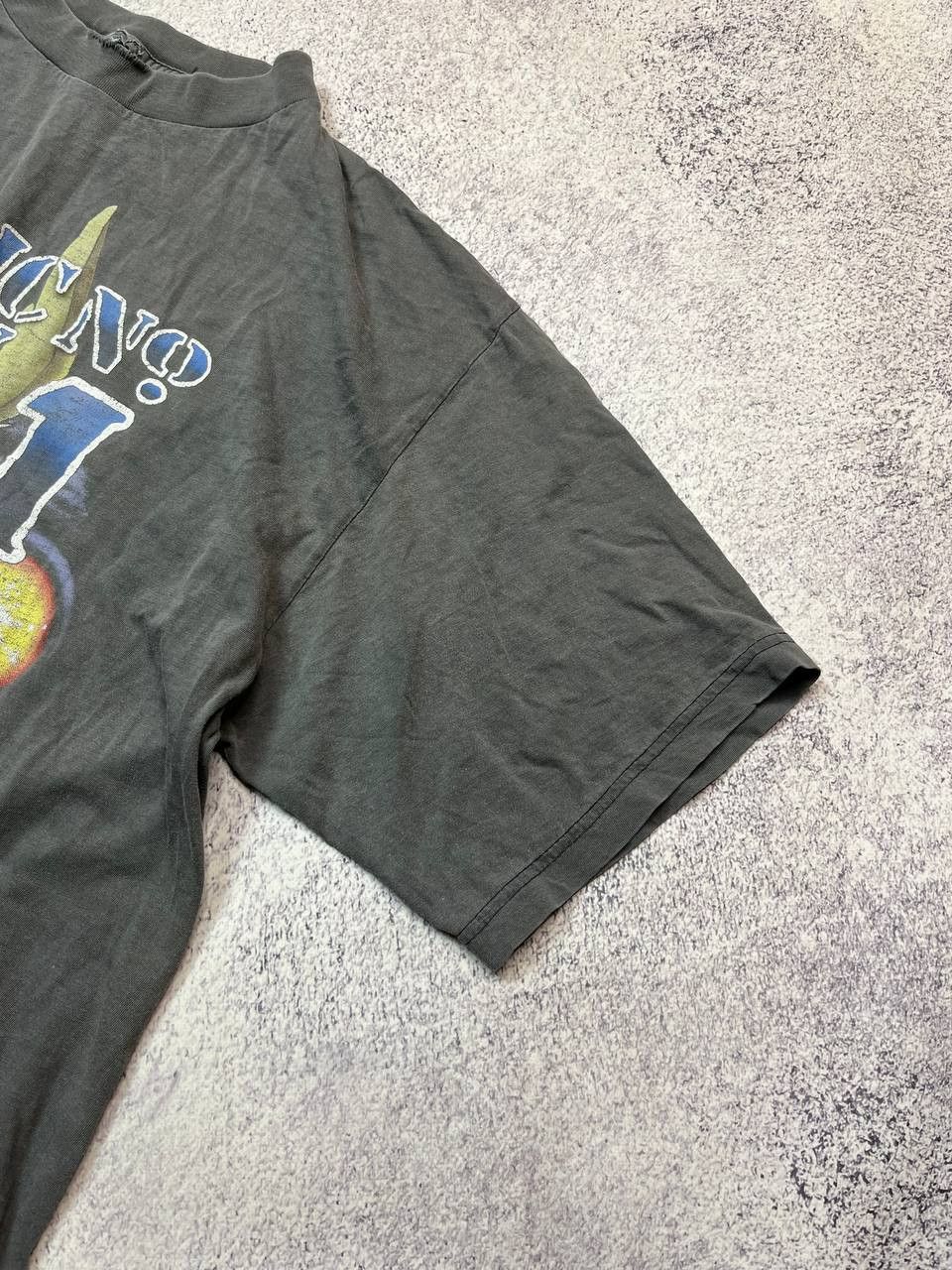 Vintage Vintage 1993 Wile E. Coyote "Public Enemy No. 1"T-Shirt Size US L / EU 52-54 / 3 - 12 Thumbnail