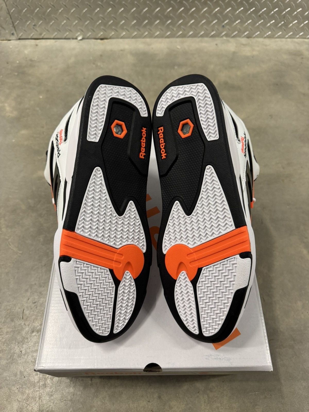 Reebok Reebok Pump Omni Zone II White Size 10.5 Size US 10.5 / EU 43-44 - 6 Thumbnail