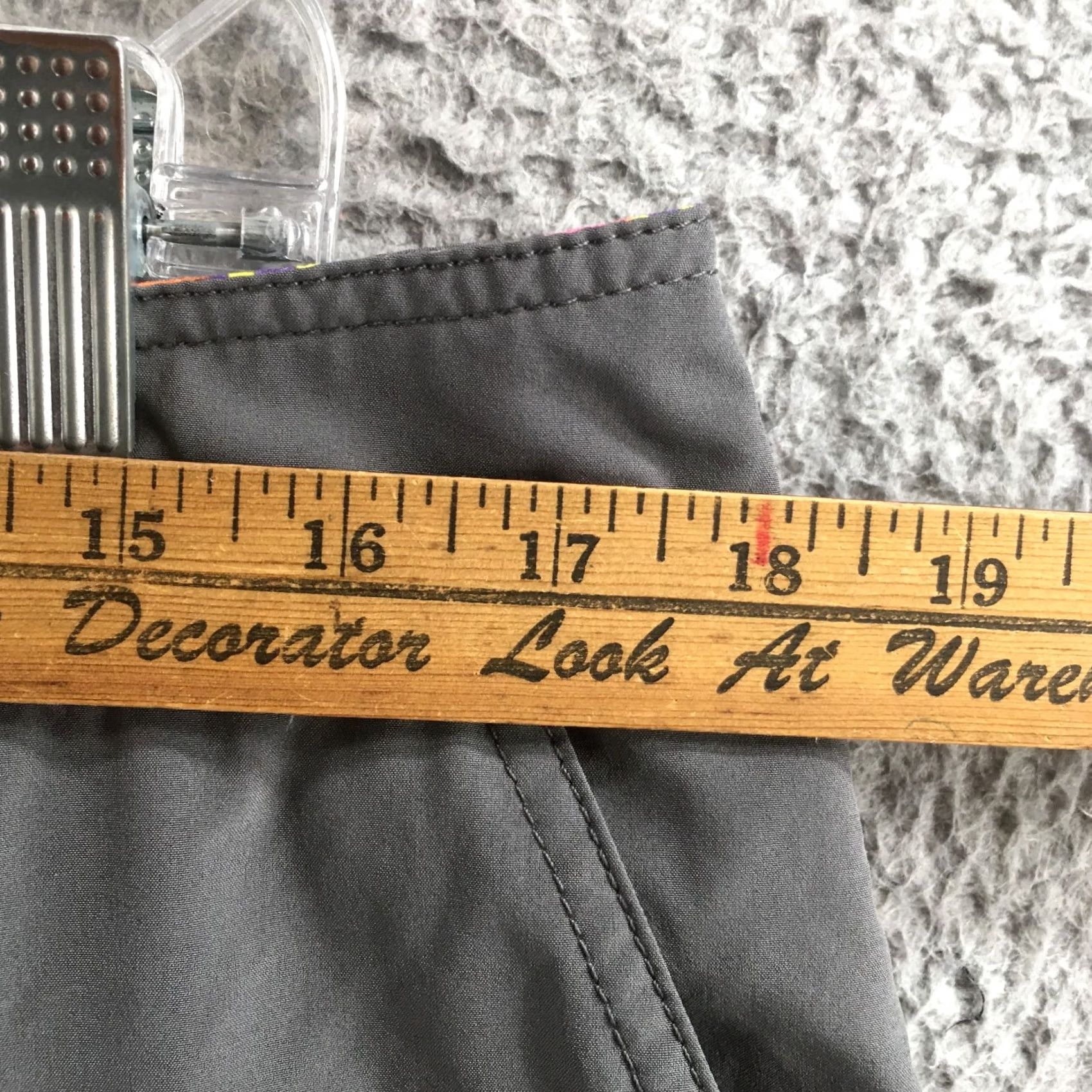 Vintage Dudé Shorts Womens Large Gray Zip Fly Regular Fit Flat Front Casual Comfort Size 36" / US 14 / IT 50 - 5 Thumbnail
