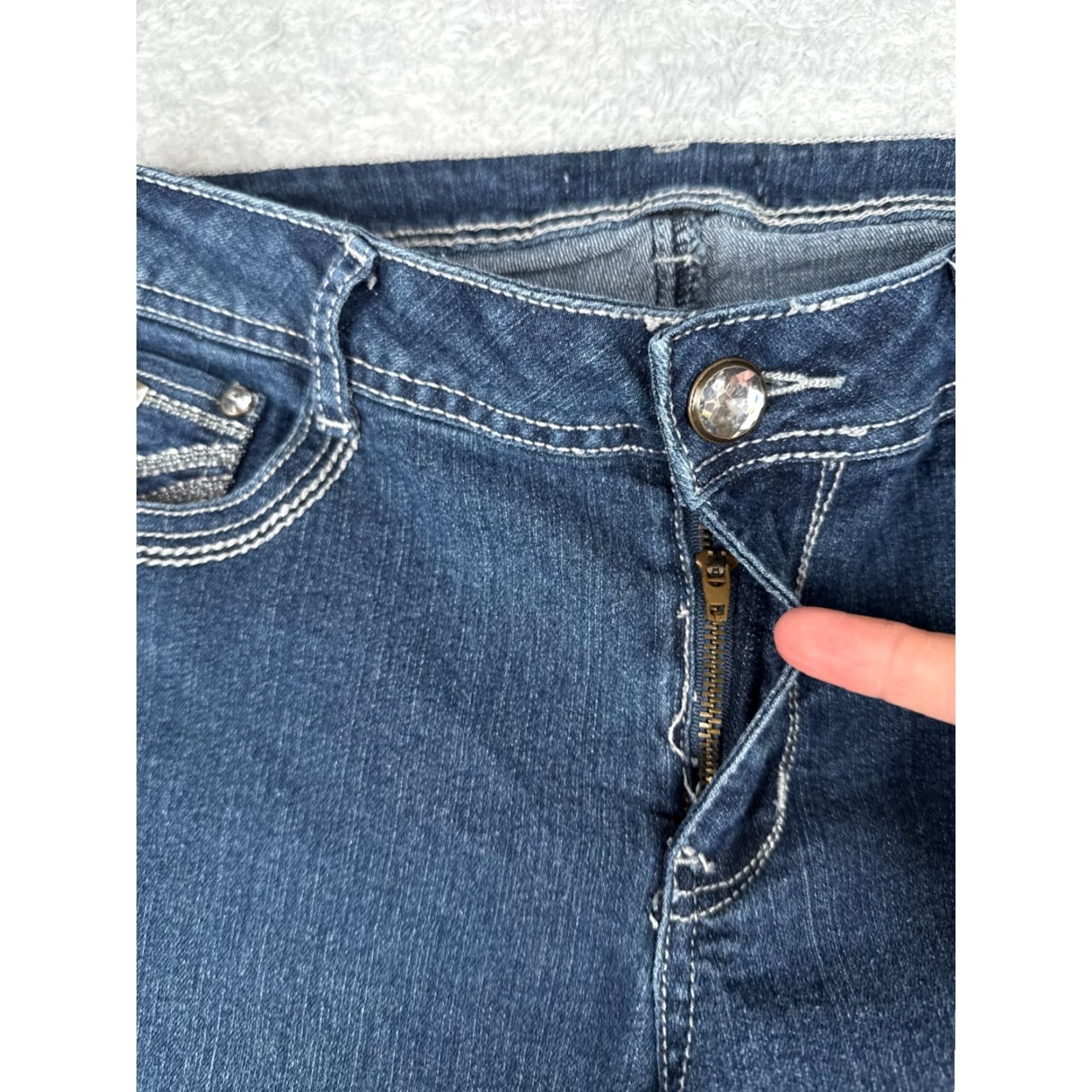 Silver Jeans Co. Women Jeans 30 Blue Denim Bootcut Embellished Cotton Blend Low Rise Bling 30x30 Size 30" / US 8 / IT 44 - 5 Thumbnail