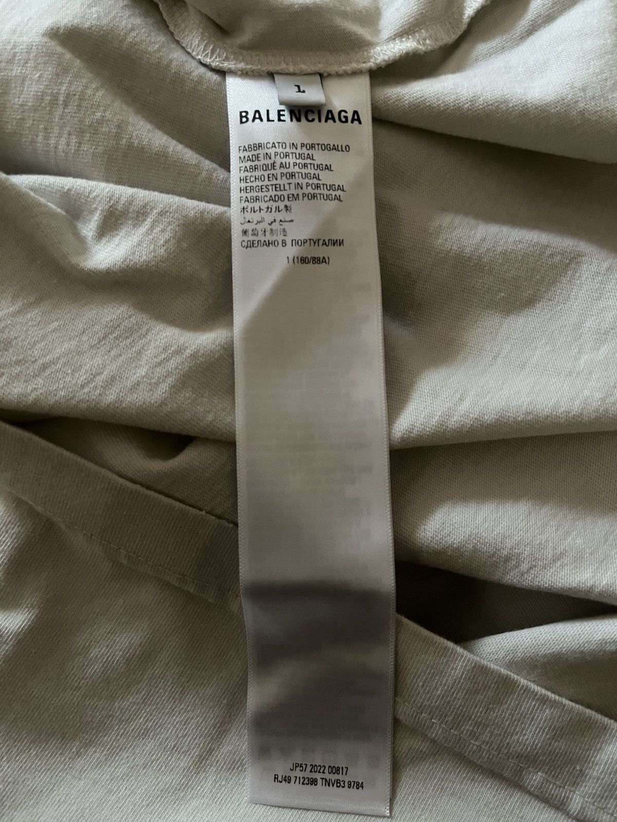 Balenciaga Balenciaga be different T-shirt Size US L / EU 52-54 / 3 - 4 Thumbnail
