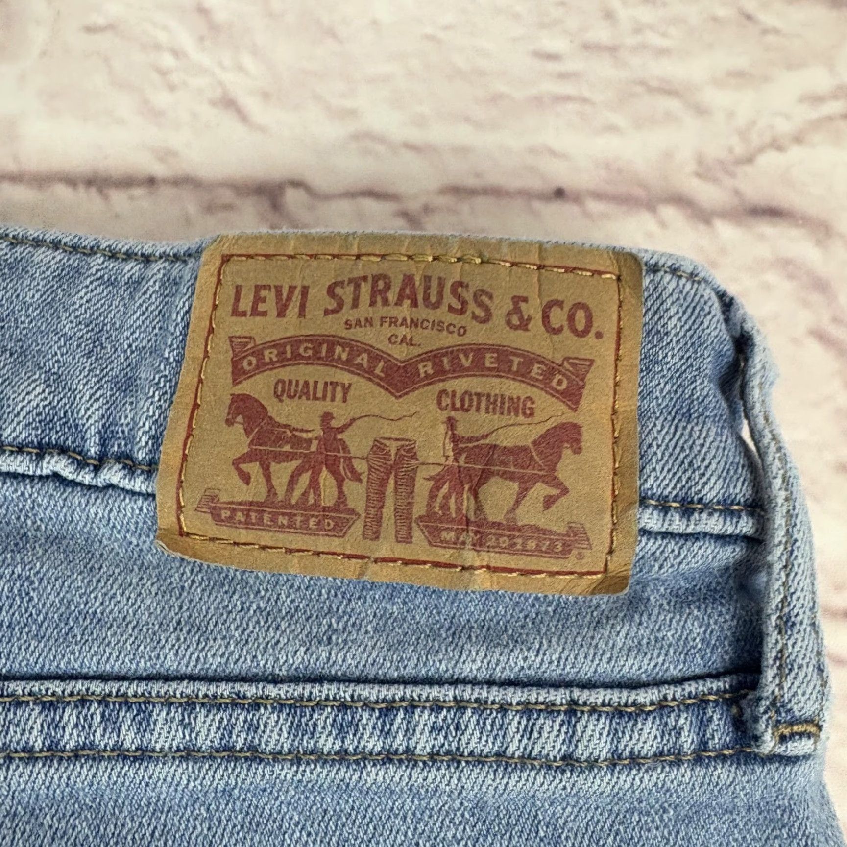Levi's Levi's 721 High Rise Skinny Jeans Womens 30 Light Wash Blue Distressed Ripped Size 30" / US 8 / IT 44 - 7 Thumbnail
