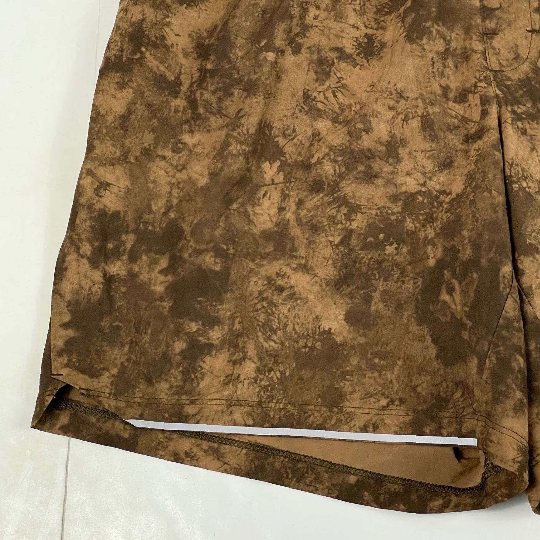 Vintage VRST Shorts Mens S Brown Tie Dye Lined 6.5in Inseam Athletic Pockets Moisture Wicking Drawstring Reflective Size US 26 / EU 42 - 5 Thumbnail