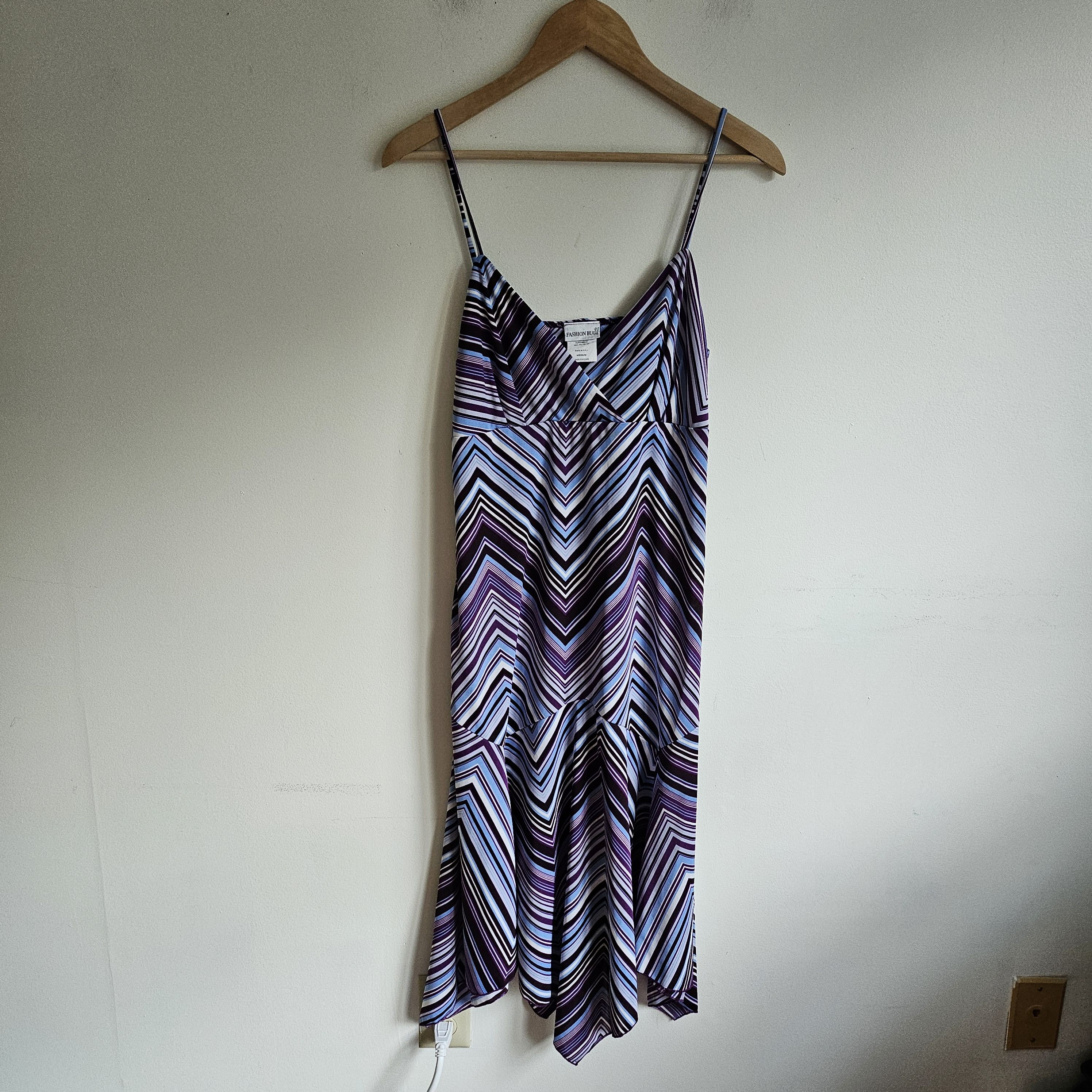 Vintage Vintage USA-made handkerchief hem dress Size M / US 6-8 / IT 42-44 - 2 Thumbnail