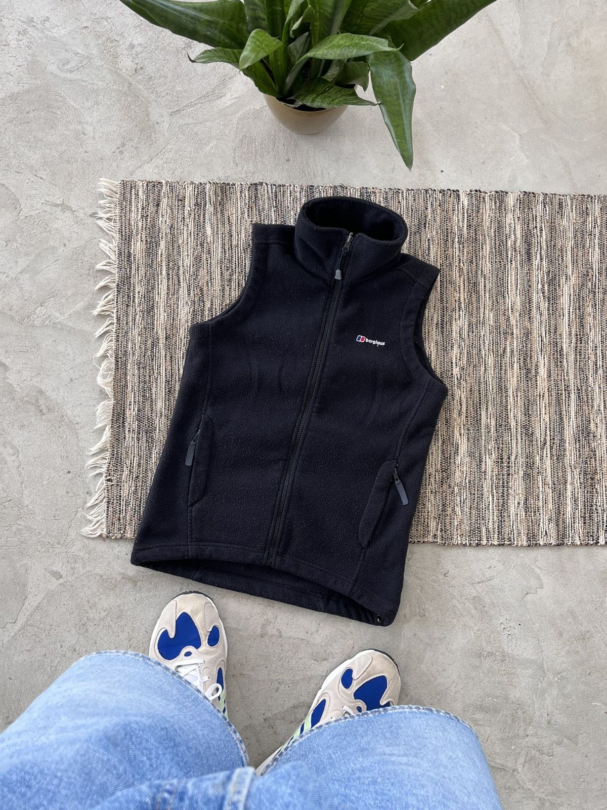 Berghaus × Vintage Vintage Berghaus Fleece Vest Black outdoorwear Y2K Size M / US 6-8 / IT 42-44 - 1 Thumbnail