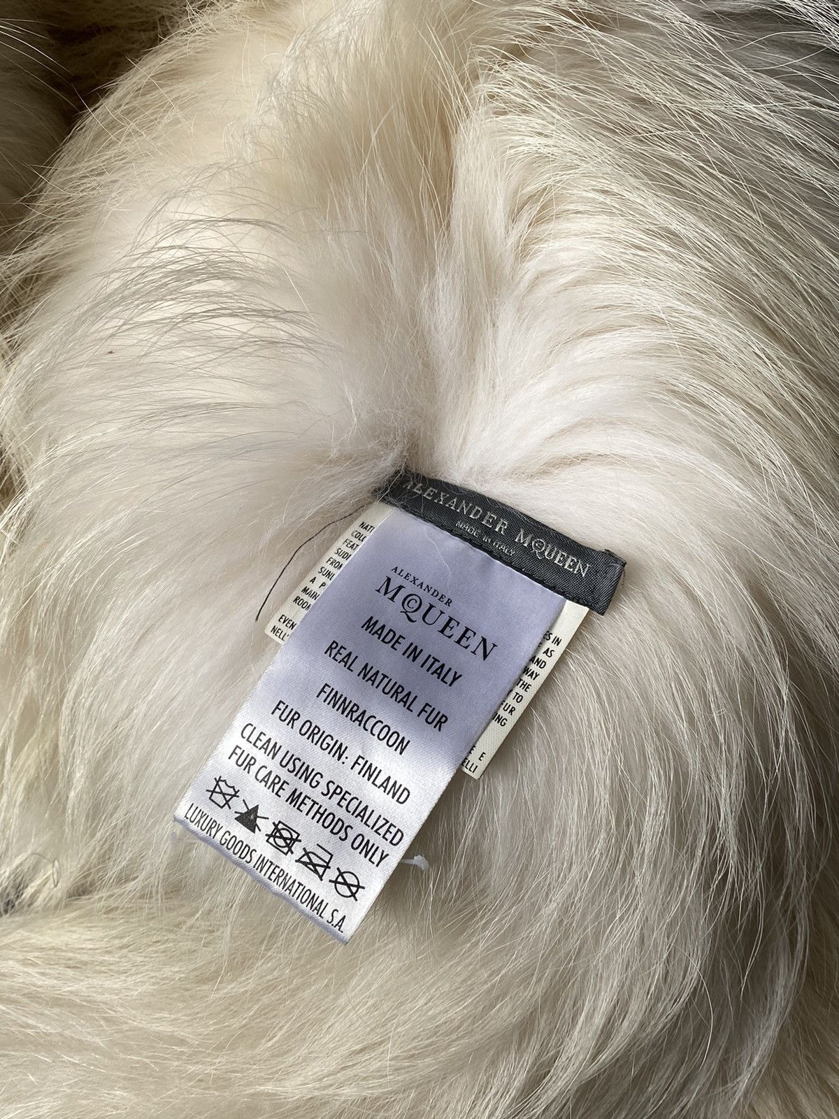 Alexander McQueen 2014 Alexander McQueen Real Fur Finnraccoon Scarf /Collar Size ONE SIZE - 10 Thumbnail