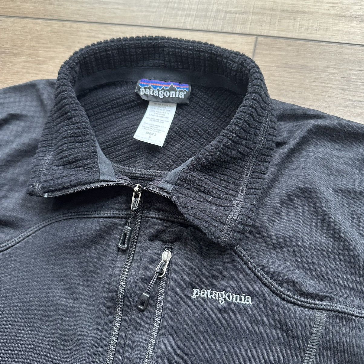 Patagonia Vintage 2000s Patagonia R1 Black Quarter Zip Pullover Size US S / EU 44-46 / 1 - 7 Thumbnail