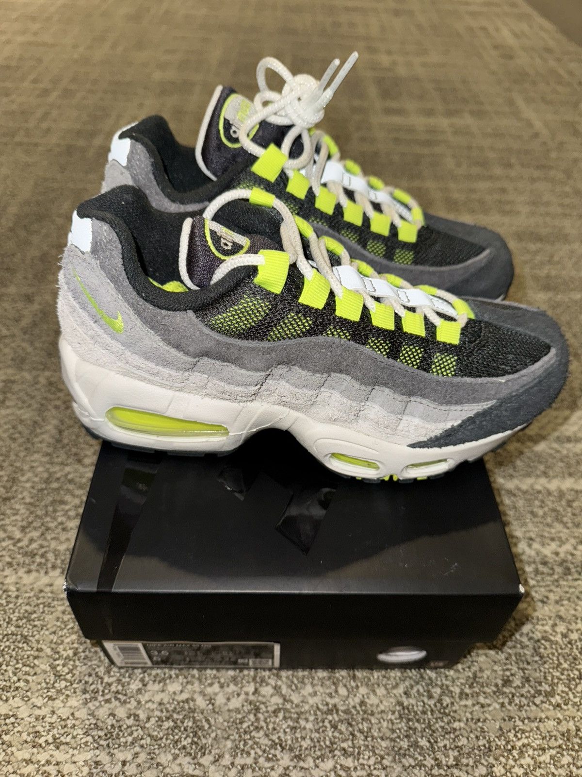 靴 MoMA Nike AirMax95 OG Reverse Neon 28.5 MoMA Neon 28.5 OG AirMax95 Reverse Nike 靴