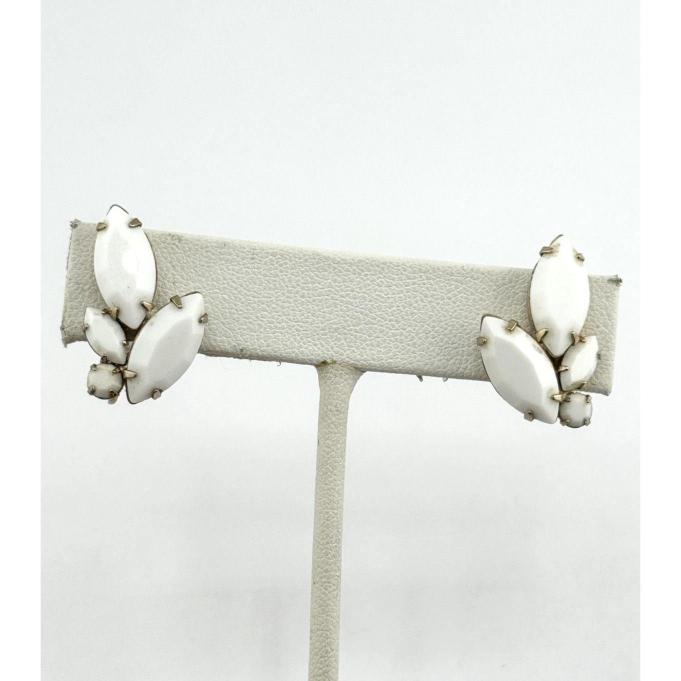 Vintage Vintage white milk glass rhinestone earrings Size ONE SIZE - 1 Thumbnail