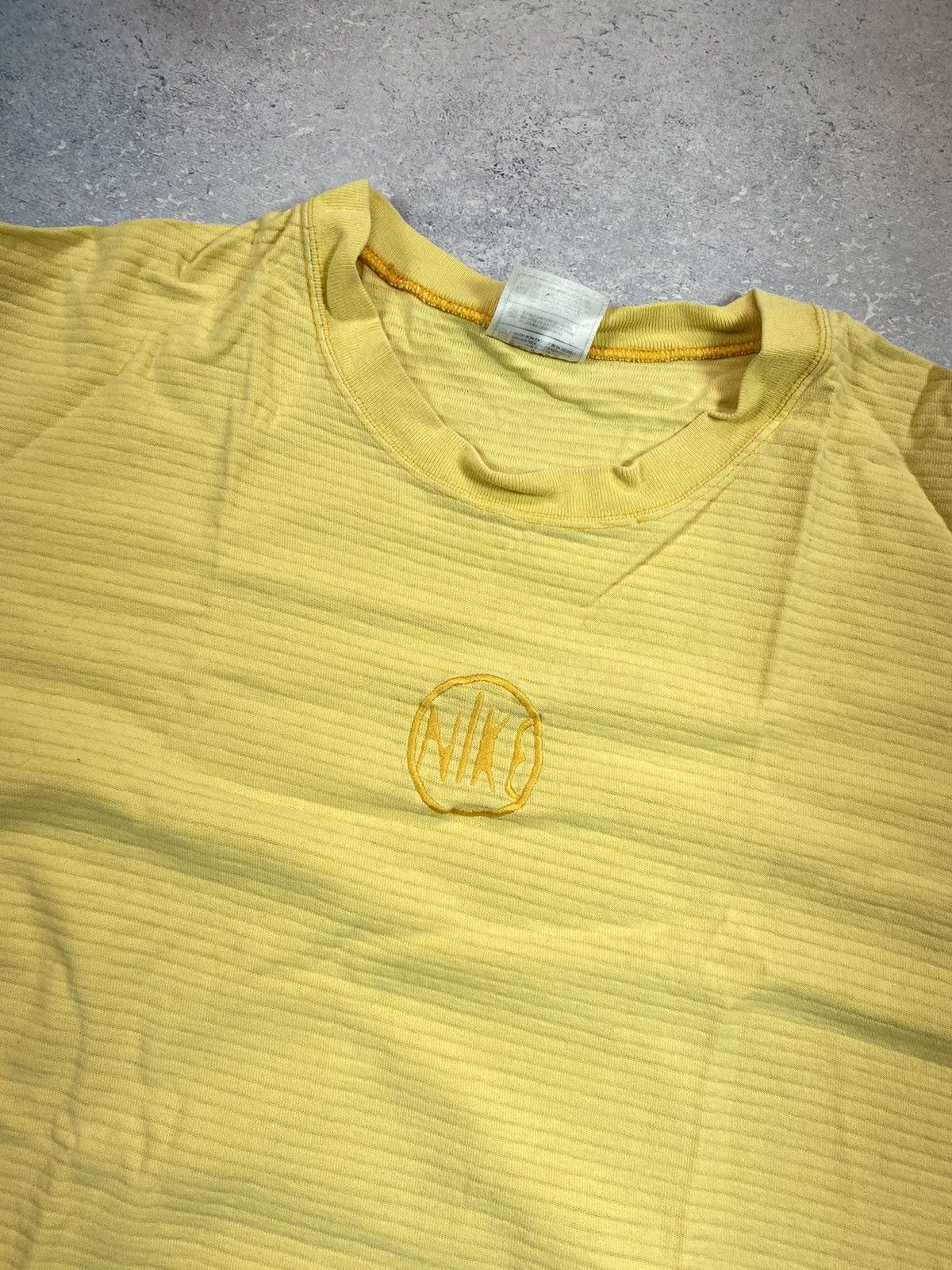 Nike × Vintage Vintage Nike Men’s Yellow T-shirt With Big Centre Logo Size US XL / EU 56 / 4 - 3 Thumbnail