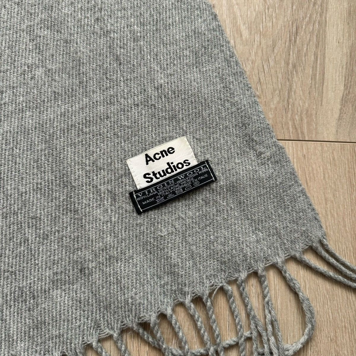 Acne Studios Acne Studios Wool Oversize Large Scarf Gray Size ONE SIZE - 3 Thumbnail