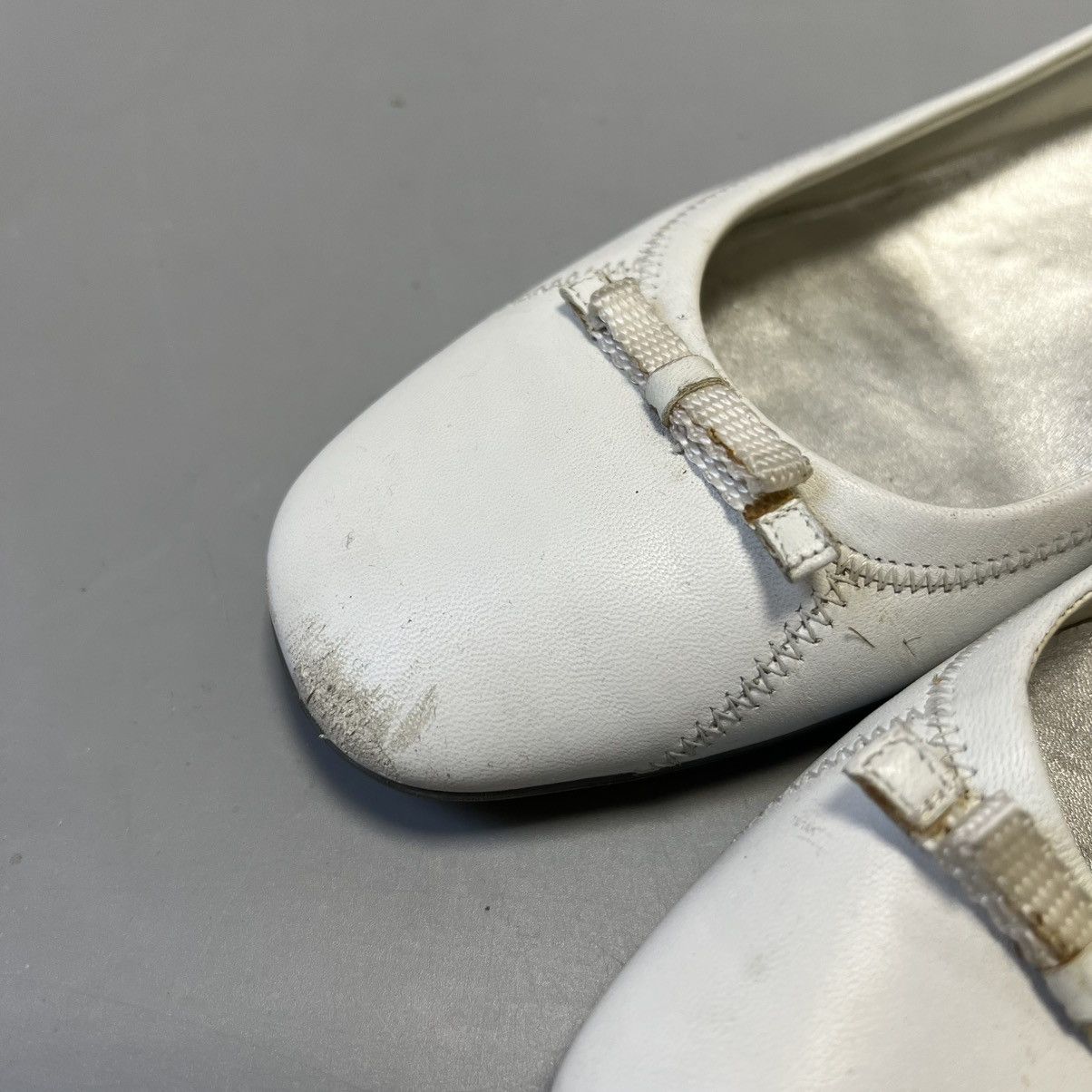 Prada Prada White Leather Bow Ballet Flats Vintage Size US 7 / IT 37 - 5 Thumbnail