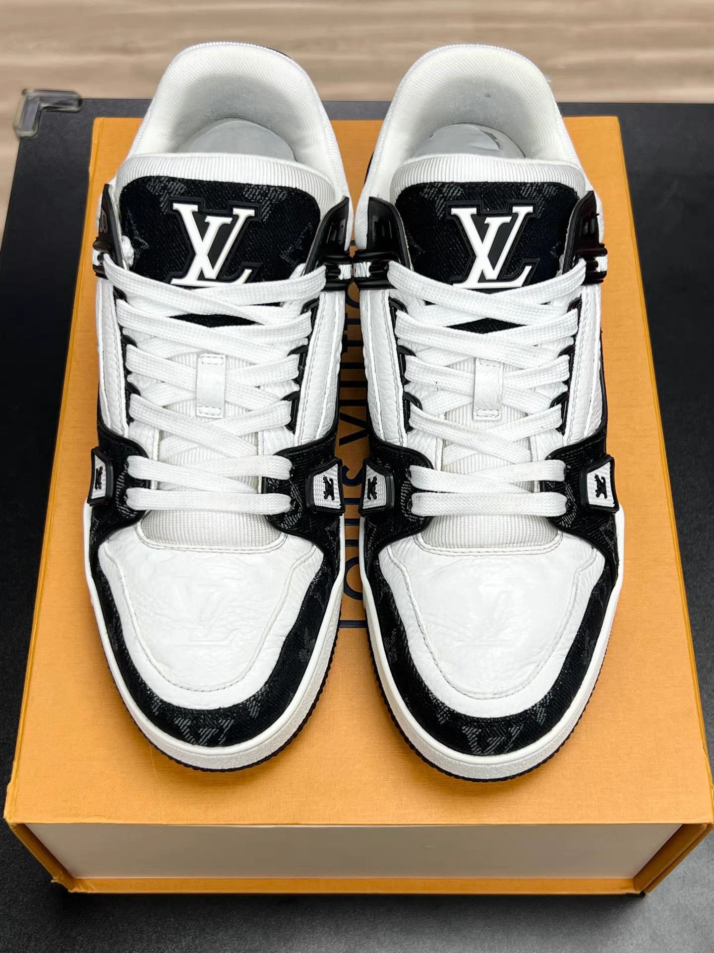 Louis Vuitton LV TRAINER Casual Shoes K15 Size US 7.5 / EU 40-41 - 3 Thumbnail