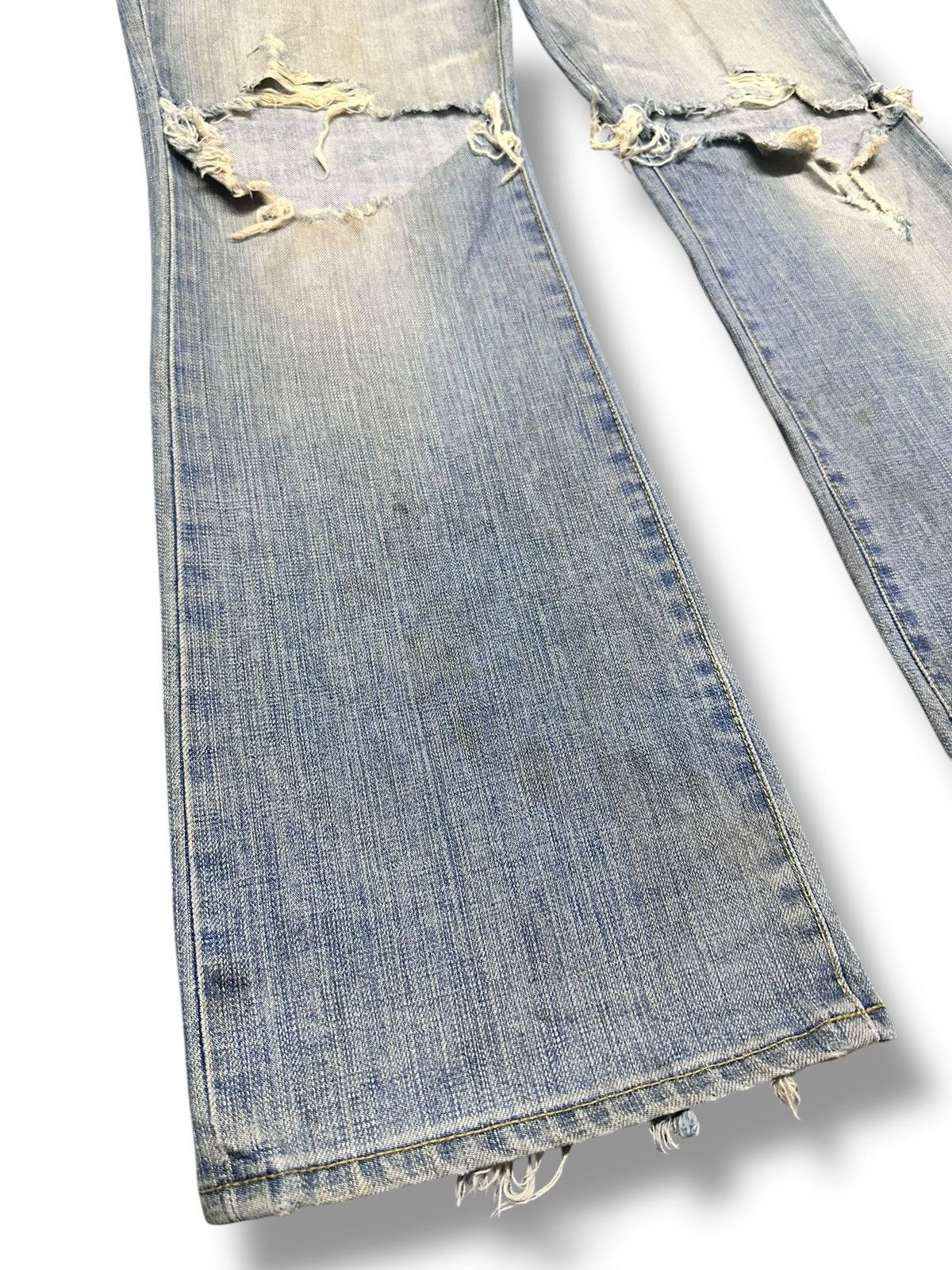 Uniqlo Uniqlo Distressed Japan Denim Straight Leg Jeans Faded Wash Size US 33 - 11 Thumbnail