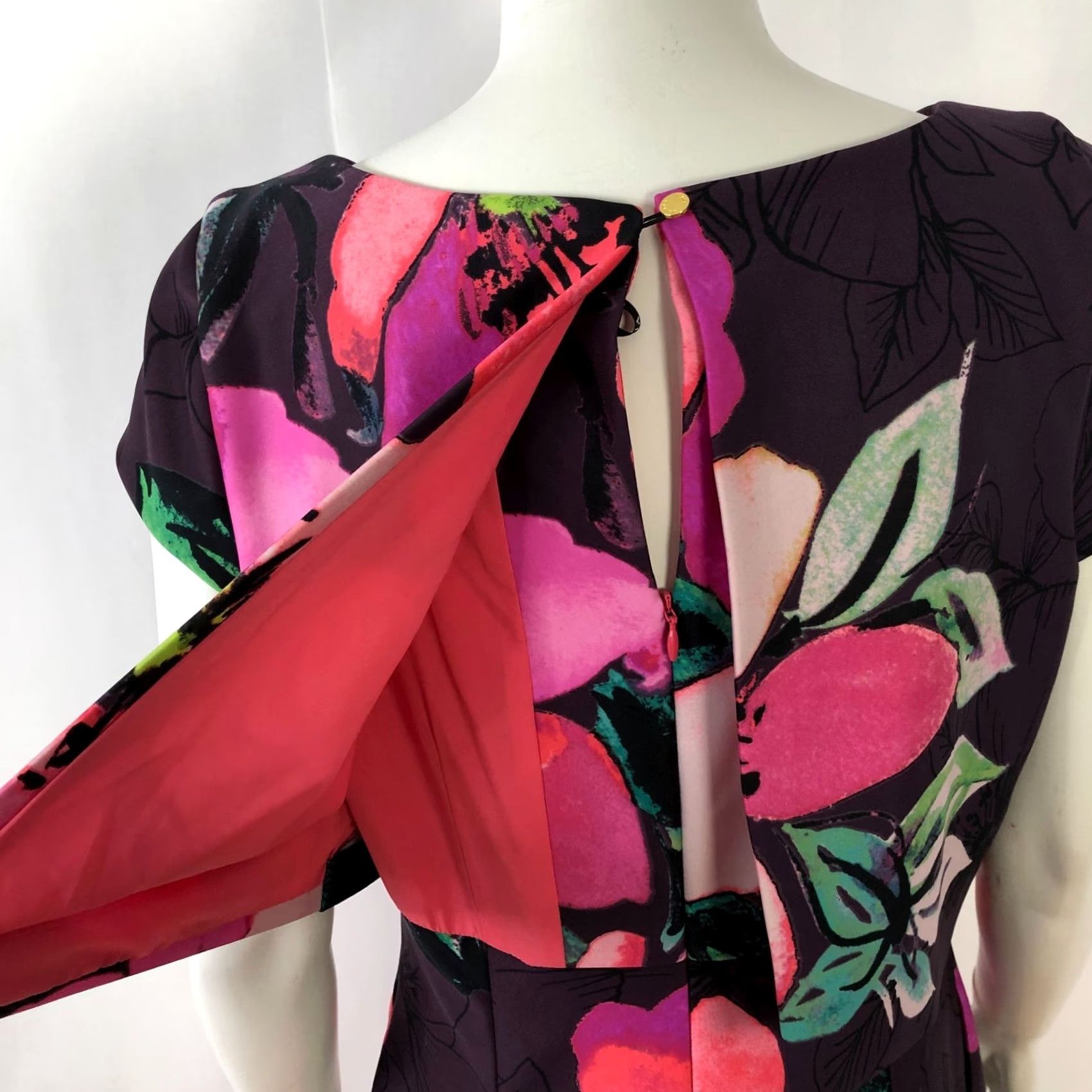 Vince Camuto Vince Camuto Dress Floral All Over Print Purple Knee Length A-Line 10 Tiered Short Sleeve Pullover Round Neck Women’s Size L / US 10 / IT 46 - 7 Thumbnail