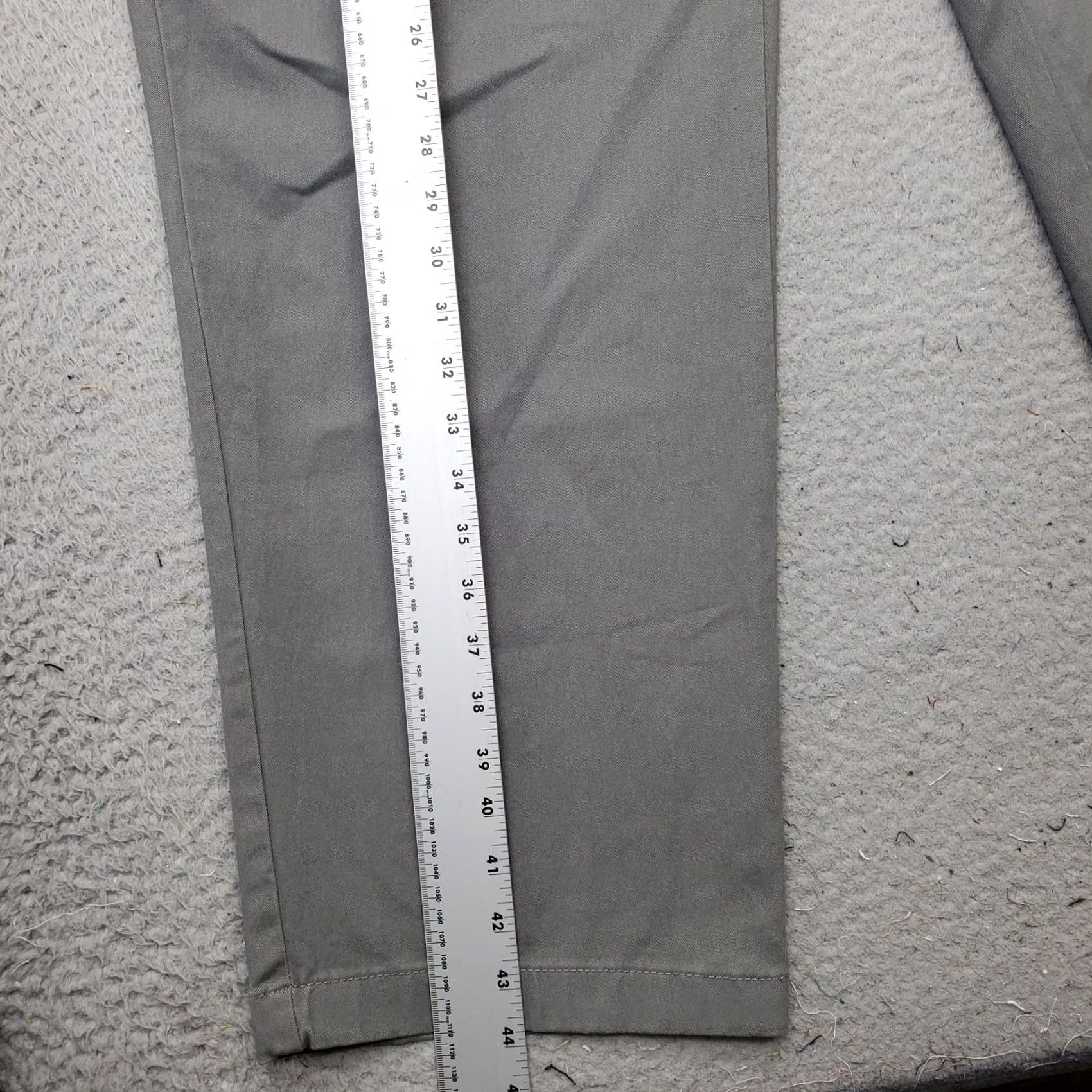 Izod IZOD Pants Mens 50x32 Gray Performance Stretch Non-Iron Flat Front Straight Leg Mens Size 50 Gray Regular Stretch Chino Size US 34 / EU 50 - 3 Thumbnail