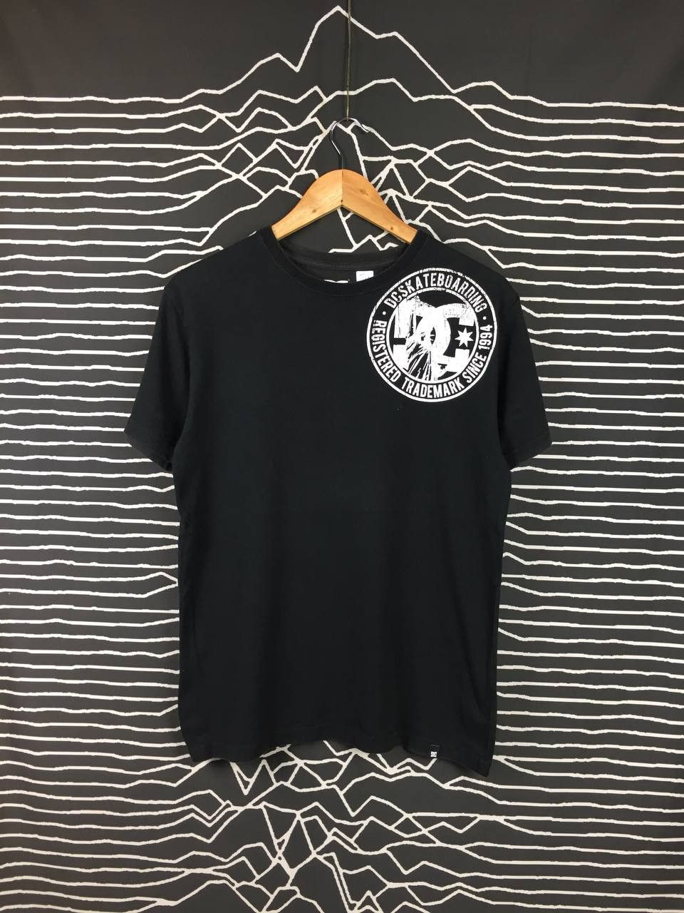 DC DC Skateboarding Big Logo Tee Size US S / EU 44-46 / 1 - 2 Thumbnail
