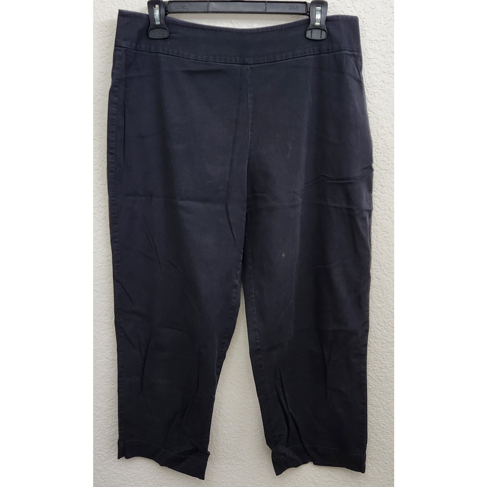 Other Chico's Black Flat Front Cropped Pants 1.5 Medium 8 10 Size 32" / US 10 / IT 46 - 1 Thumbnail
