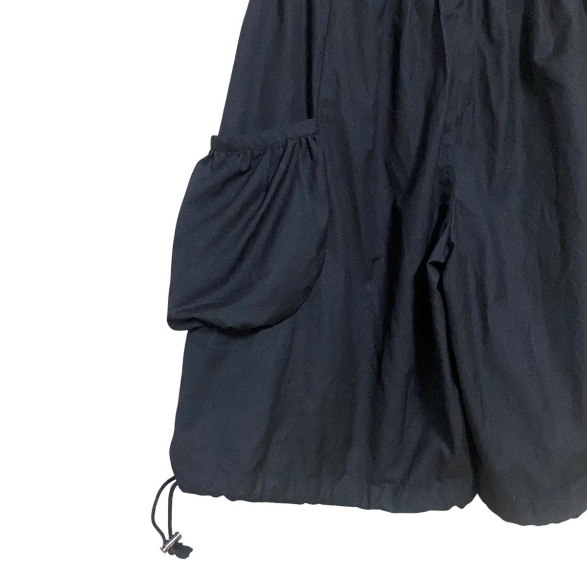 Le Grande Bleu (L.G.B.) PEACE NOW Nylon Parachute Cargo Pants Short Size 26" / US 2 / IT 38 - 8 Thumbnail