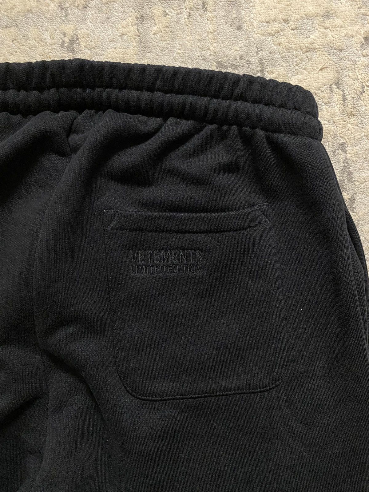 Vetements Vetements SS22 Logo Anarchy Sweatpants Size US 30 / EU 46 - 7 Thumbnail