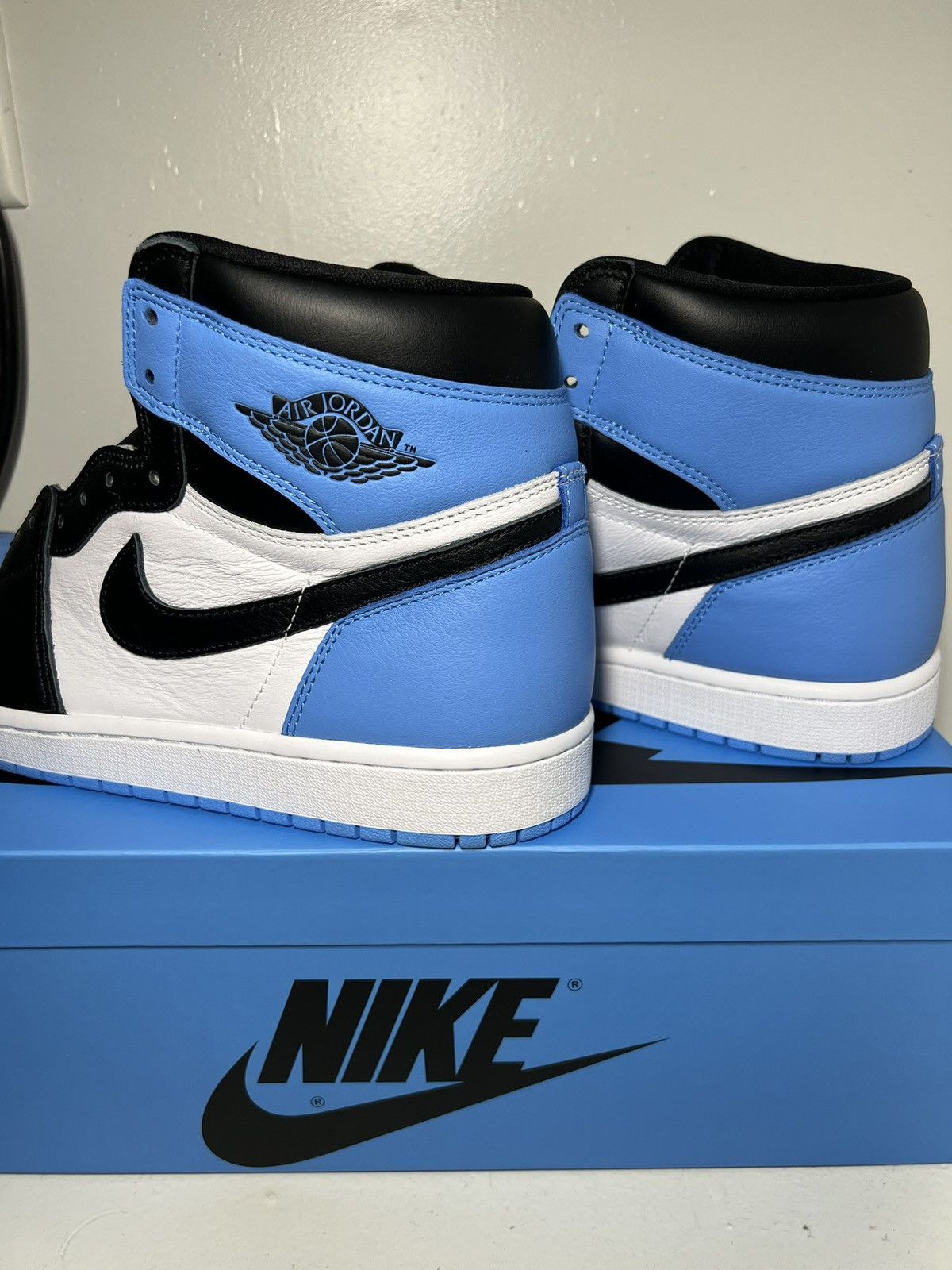 Nike Nike Air Jordan 1 Retro High OG University Blue/Black/White Size US 11.5 / EU 44-45 - 13 Thumbnail