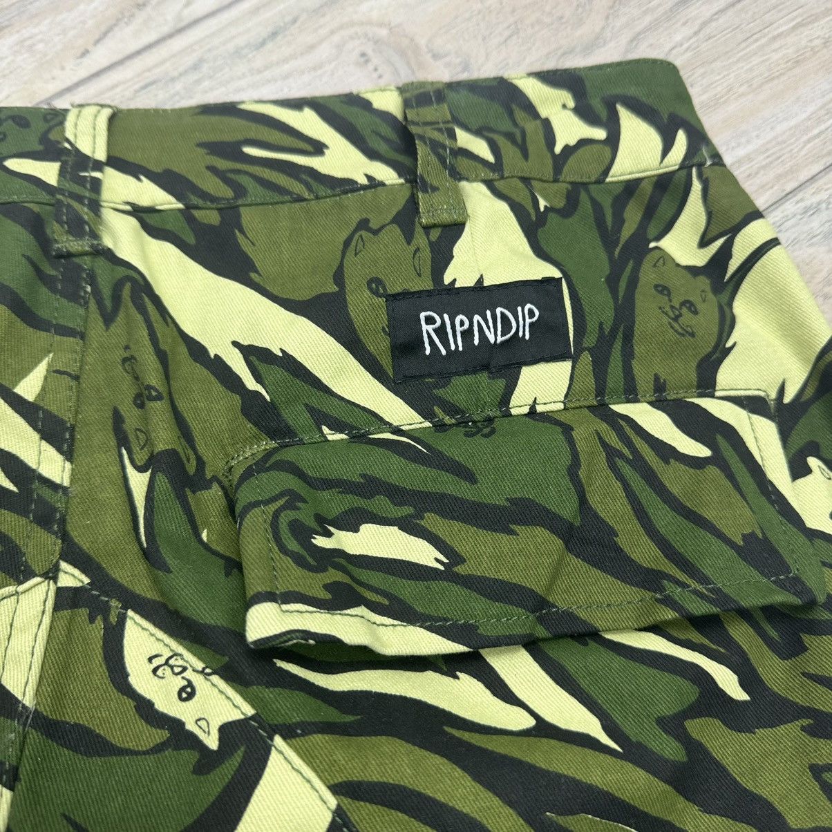 Hypebeast Crazy Rip N Dip Cat Camo Leaves Cargo Pants Size US 30 / EU 46 - 12 Thumbnail