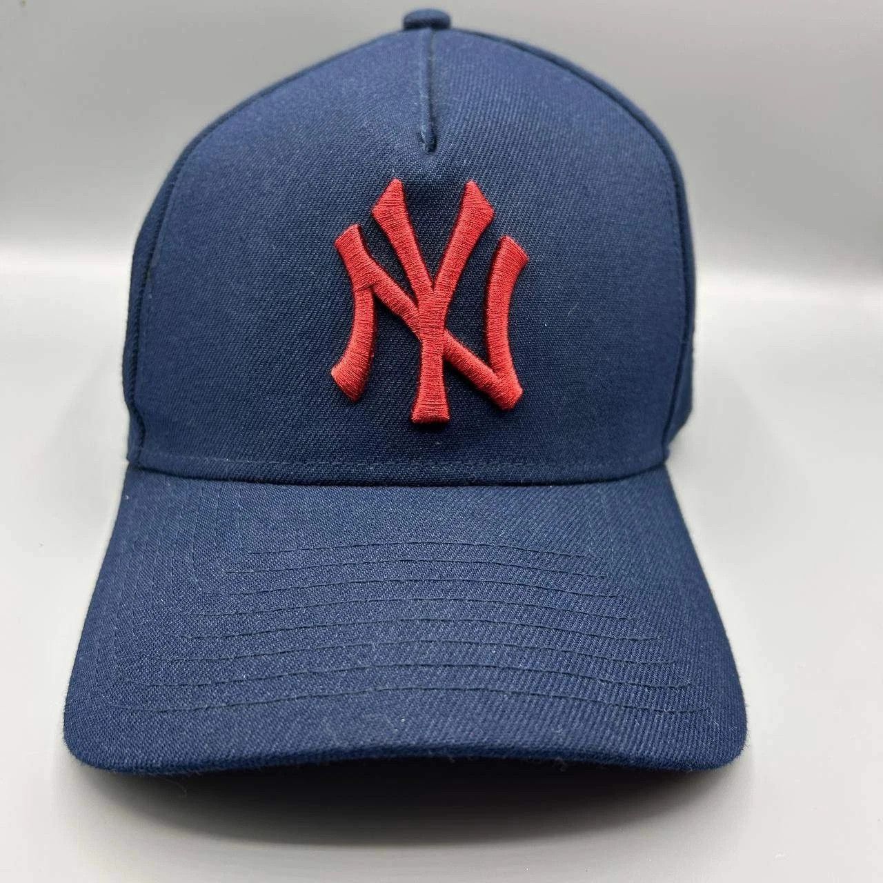 New Era New York Yankees Hat Men Blue Gray Embroidered Snap Back Cap Size ONE SIZE - 1 Thumbnail