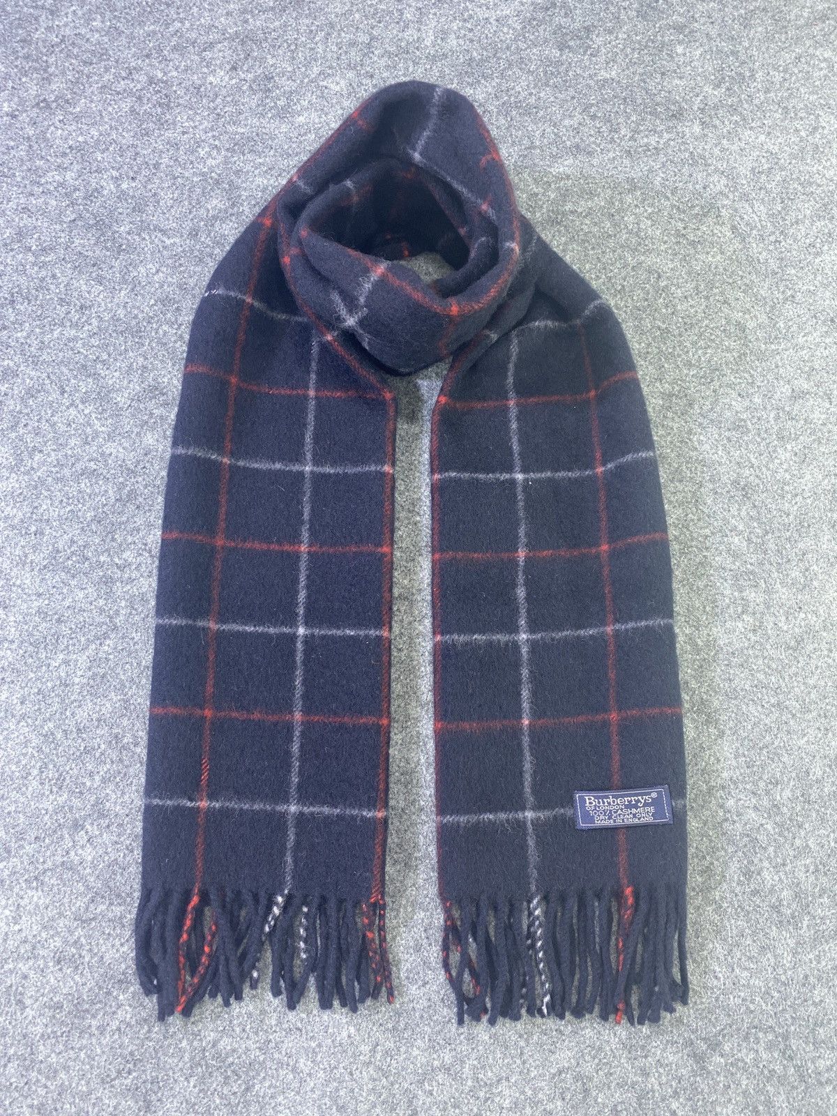 VINTAGE BURBERRY Scarf / Muffler / Neckwear -T938