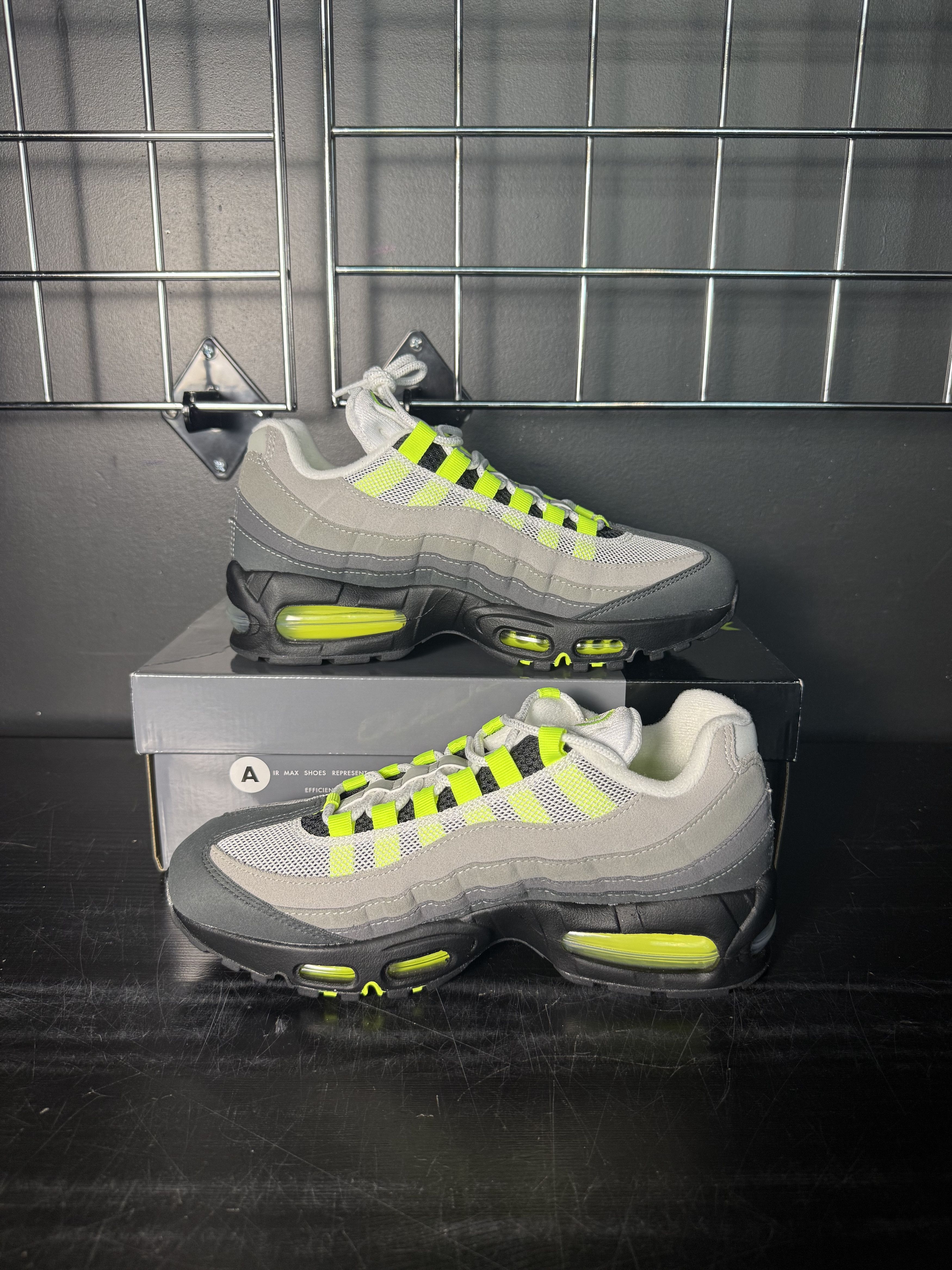 Nike Nike Air Max 95 Big Bubble "Neon" (2026) (WMNS) Size US 8.5 / IT 38.5 - 2 Thumbnail