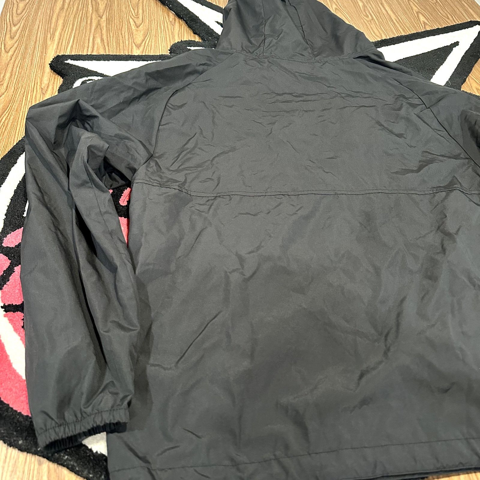 Universal Studios Jurassic Park™ Hooded Windbreaker – Size M (Unisex) Size US M / EU 48-50 / 2 - 4 Thumbnail