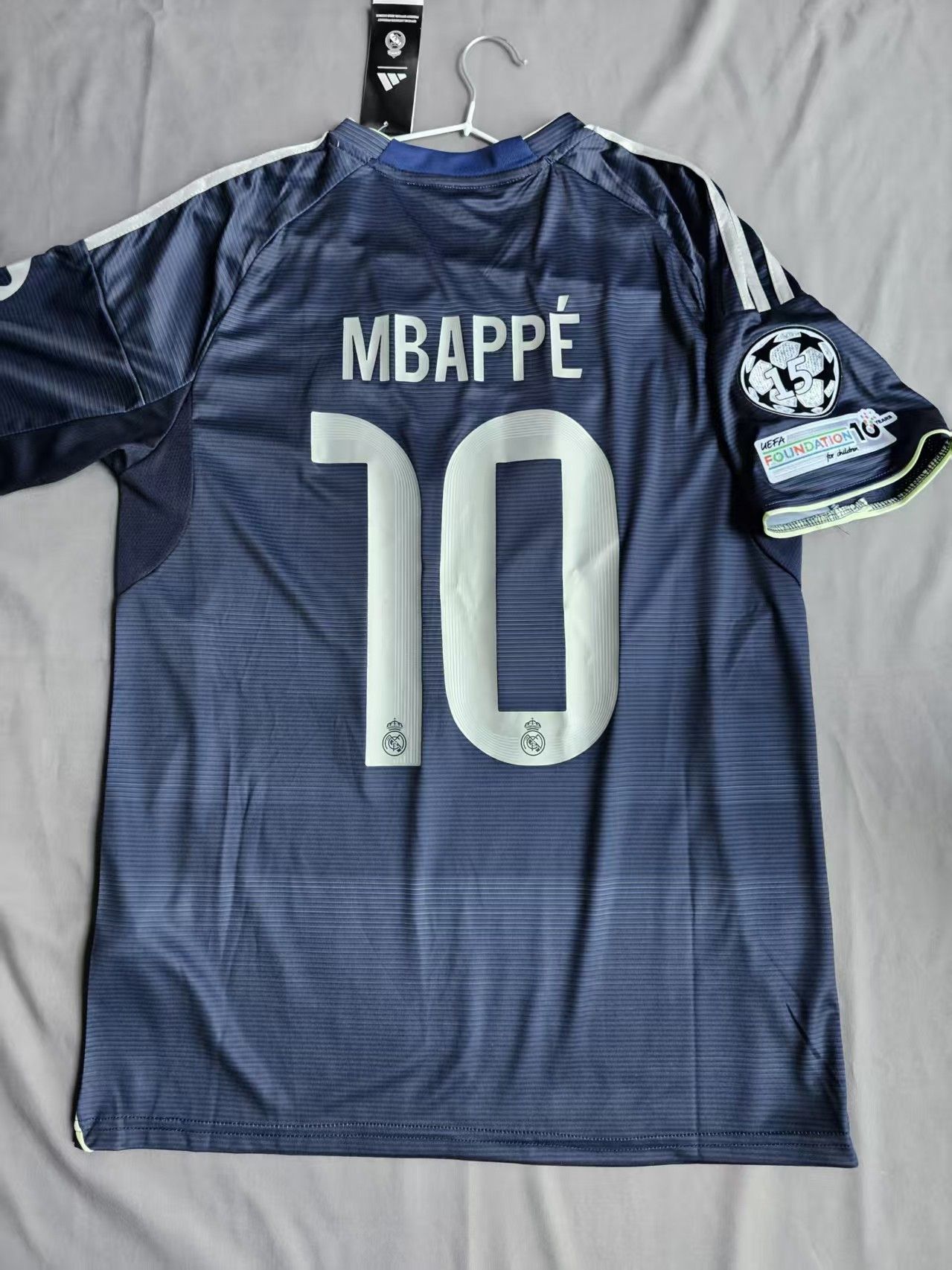 Other Real Madrid #10 Kylian Mbappé Jersey Away Size US L / EU 52-54 / 3 - 1 Thumbnail