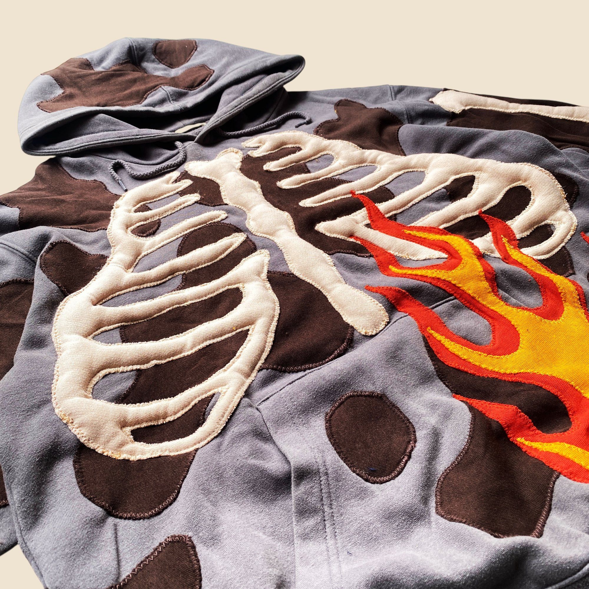 Handmade × Japanese Brand 1 OF 1 REWORKED 3D SKELETON WITH FLAME HOODIE SIZE LARGE Size US L / EU 52-54 / 3 - 2 Thumbnail