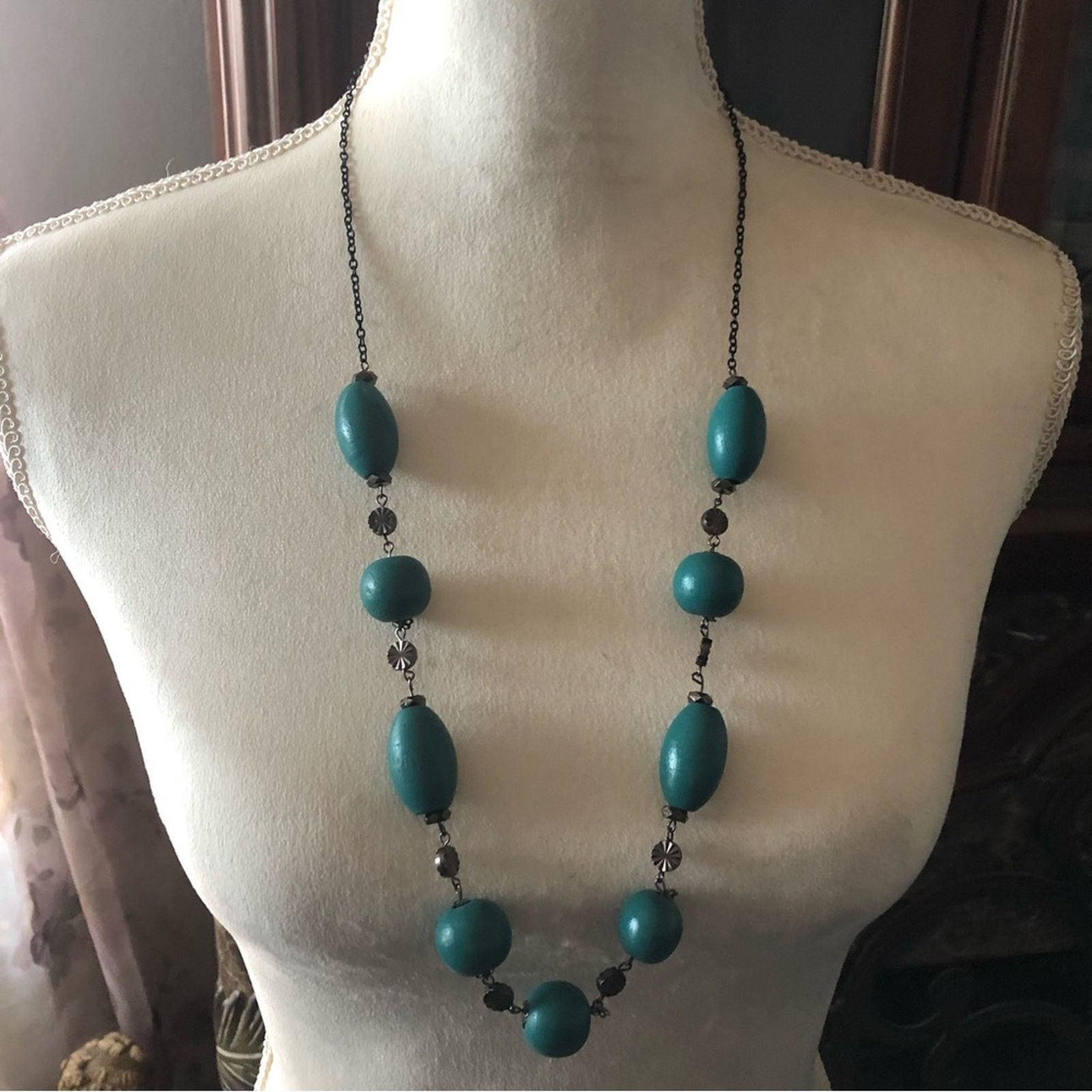 Jewelry Dark teal green wood bead gunmetal chain necklace Size ONE SIZE - 2 Thumbnail