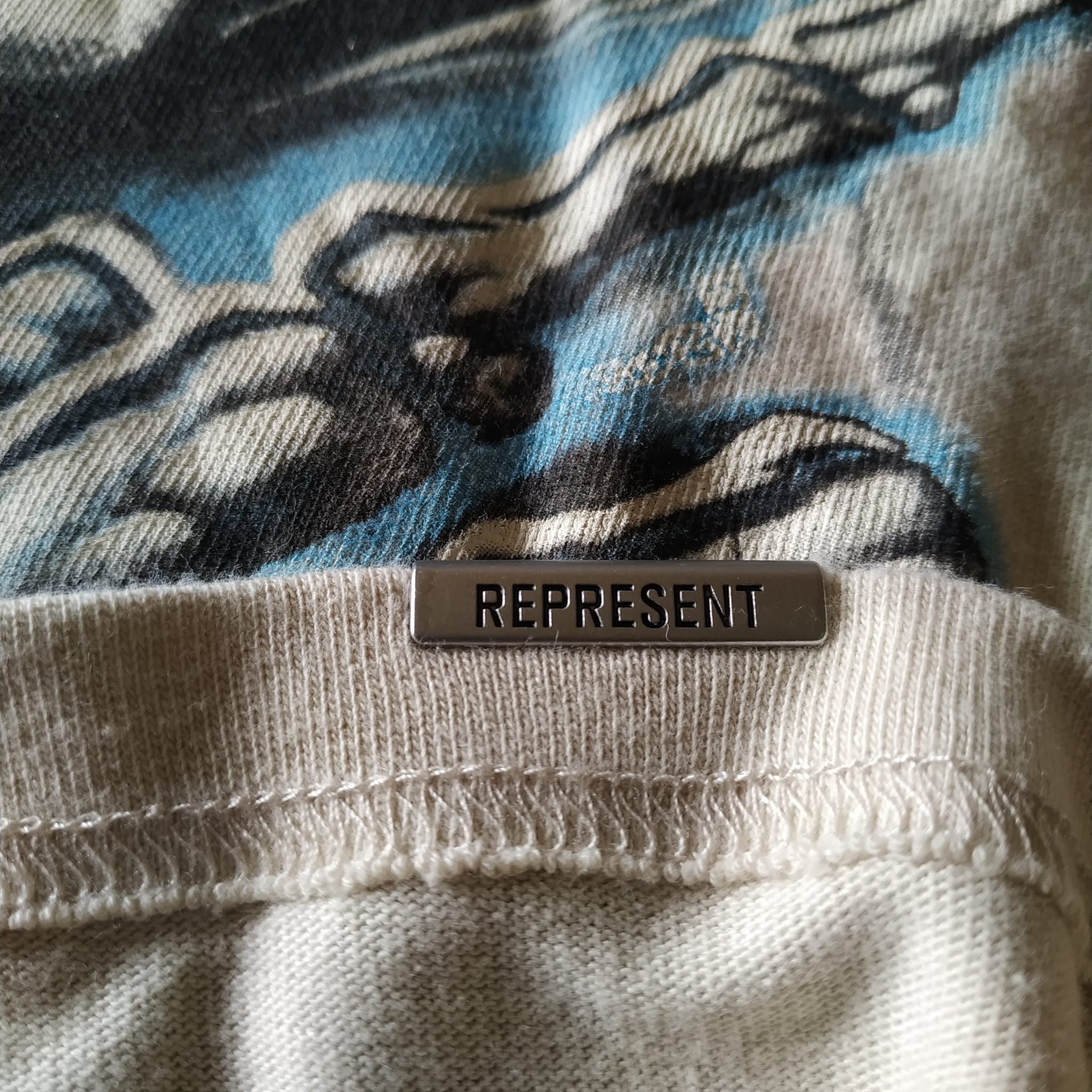 Represent Clo. Louder than hell t-shirt Size US XL / EU 56 / 4 - 10 Thumbnail