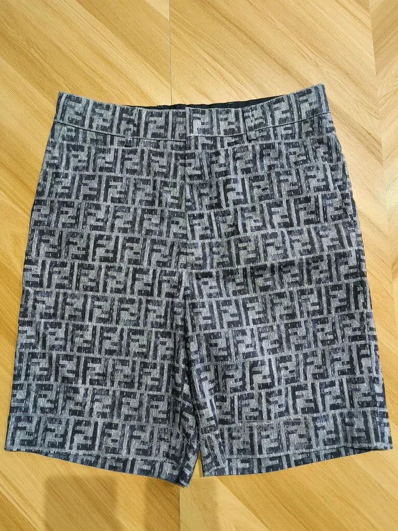 Fendi Fendi Monogrammed all-over print shorts Size US 28 / EU 44 - 1 Thumbnail
