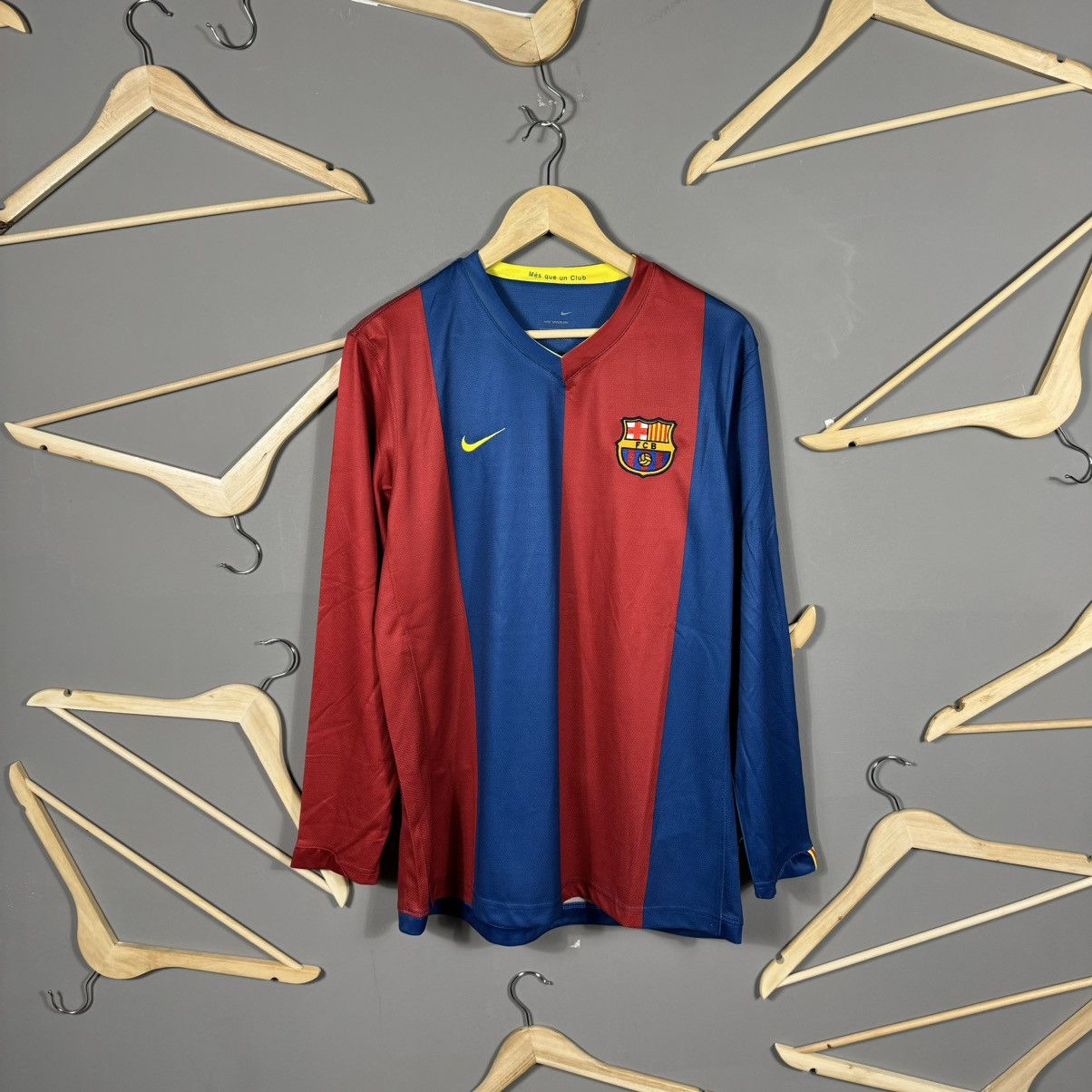 Vintage Vintage 2005/06 Barcelona Blokcore Fan Soccer Jersey Size US L / EU 52-54 / 3 - 1 Thumbnail