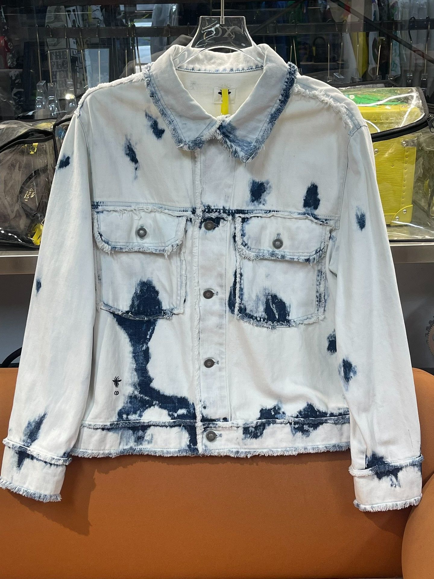 Dior DIOR Embroidered Bee Ice Dye Denim Jacket Size S / US 4 / IT 40 - 1 Thumbnail