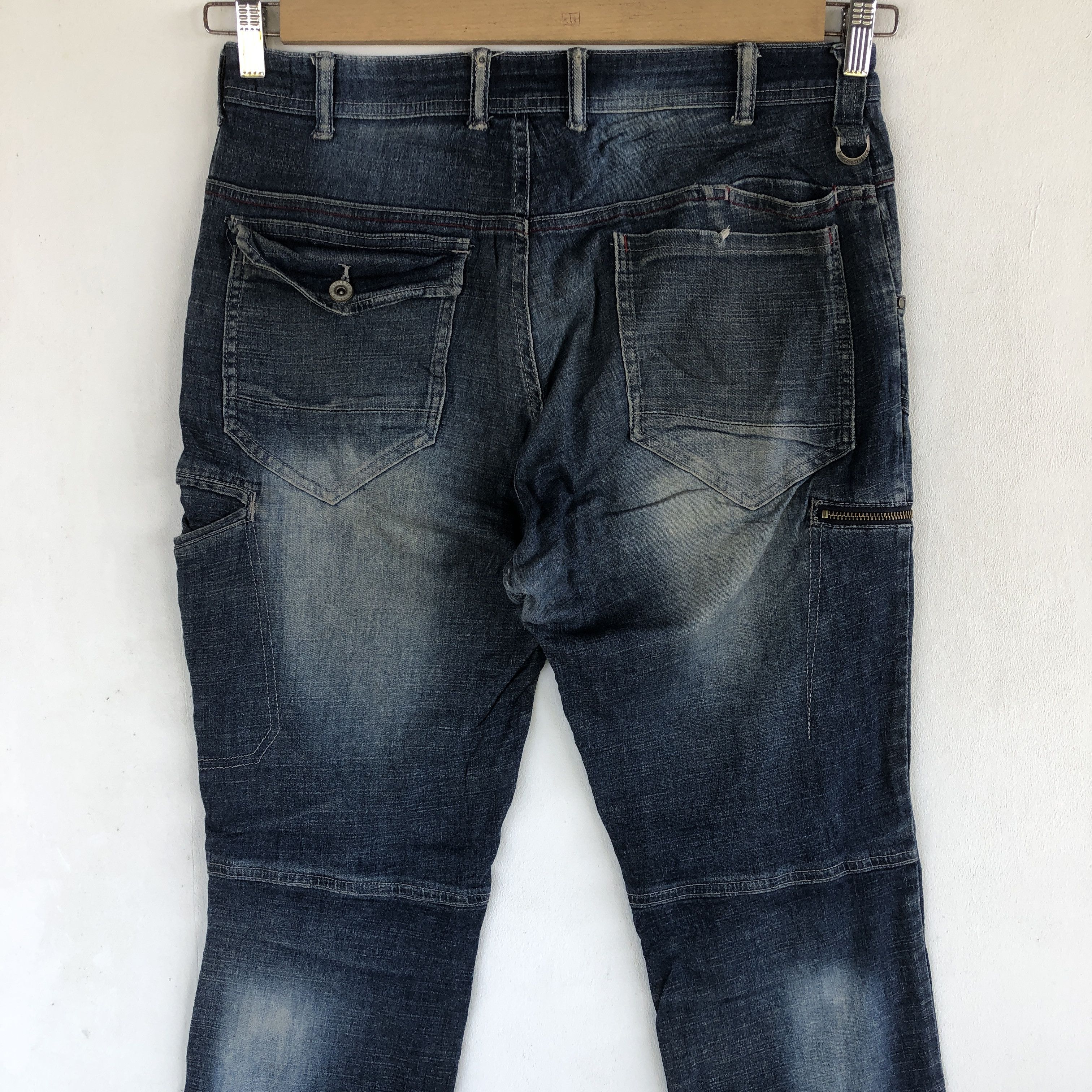 Japanese Brand Vintage Japanese Jeans Multi Pocket Cargo Pants Denim Size US 32 / EU 48 - 4 Thumbnail