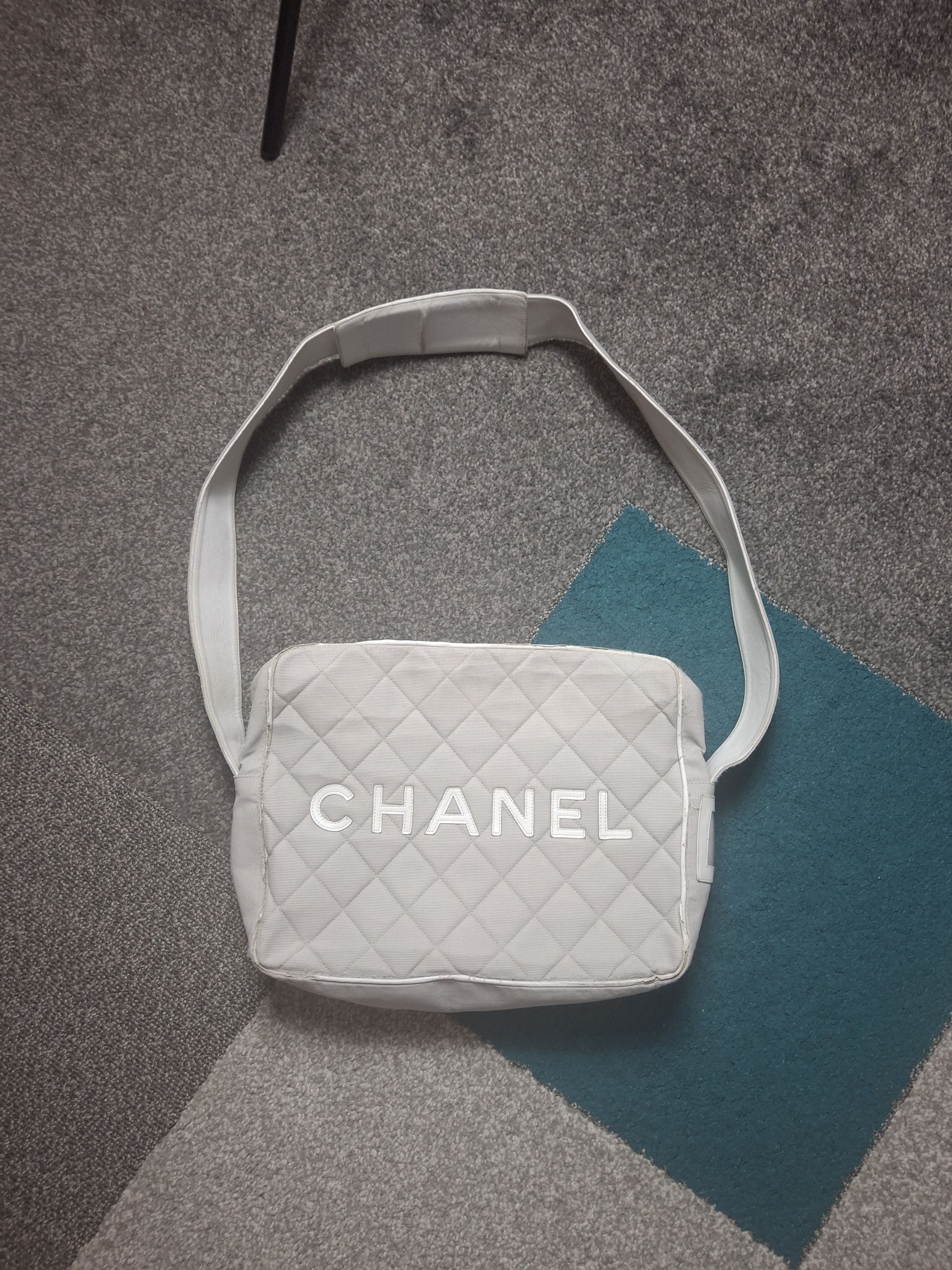 Chanel Chanel handbag crossbody vintage luxury Size ONE SIZE - 1 Thumbnail