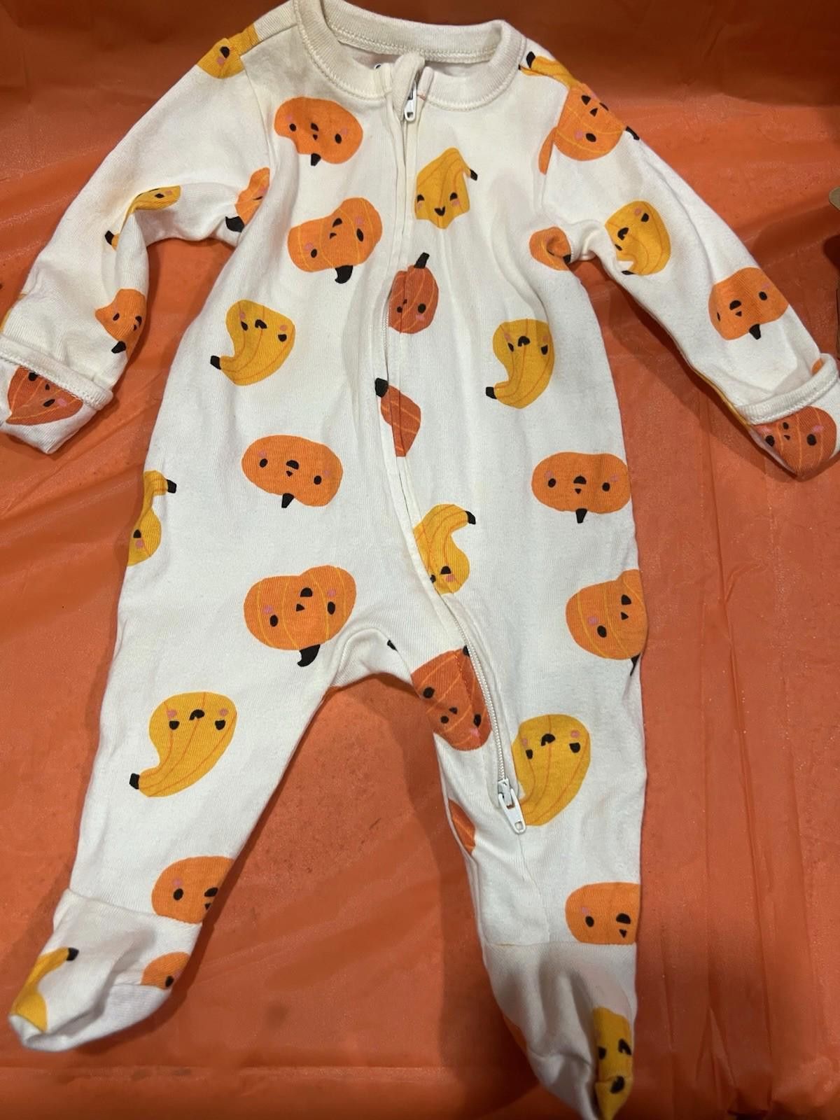 Old Navy Old Navy Infant 0 3 Months 2 way zip pajamas Squash Pumpkins Size ONE SIZE - 1 Thumbnail
