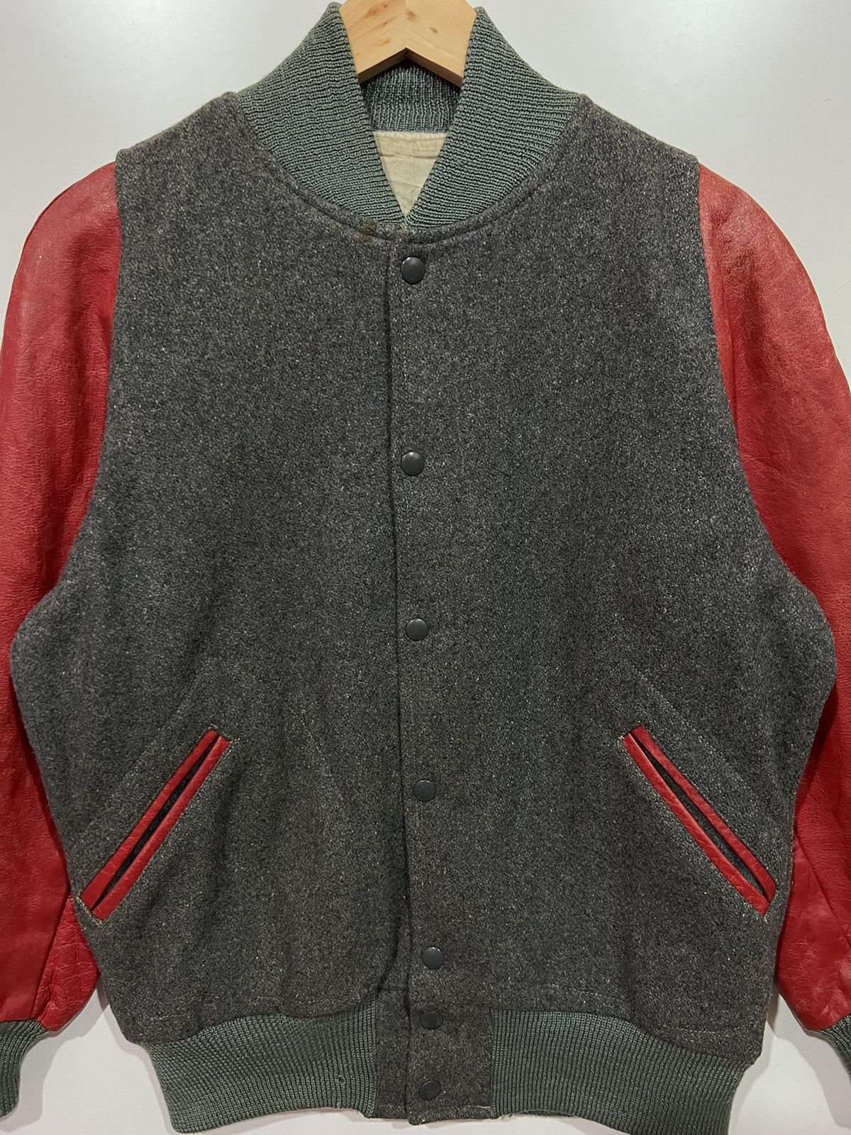 Leather 🔥TRUE VINTAGE LEATHER DISTRESSED VARSITY JACKET Size US S / EU 44-46 / 1 - 4 Thumbnail