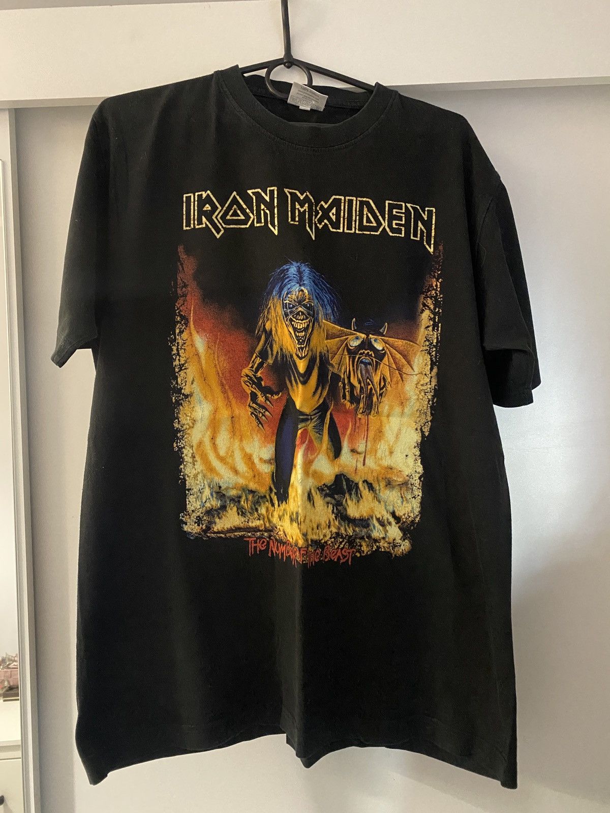 Iron Maiden Iron maiden vintage the number of beast tee 00s Size US L / EU 52-54 / 3 - 1 Thumbnail