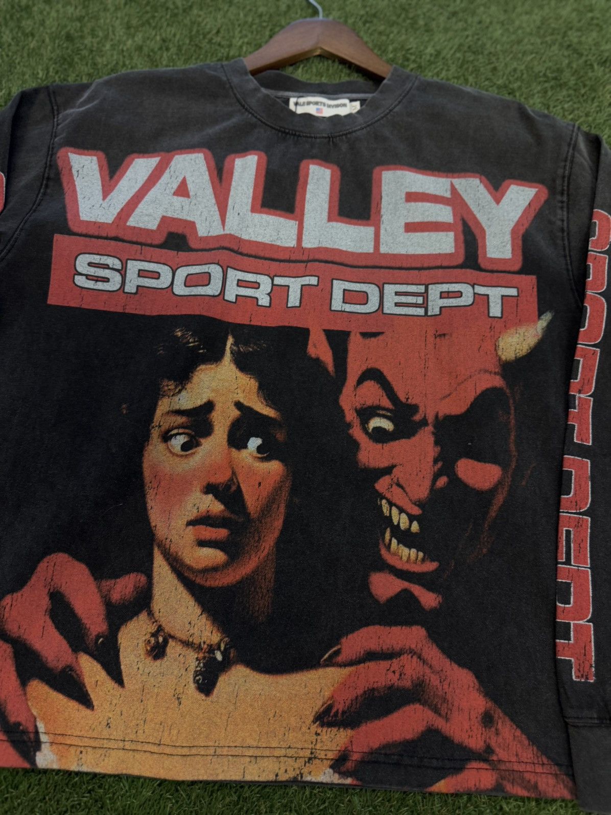 Vale Vale Long Sleeve Scared Devil Tee Size M (NEW) Size US M / EU 48-50 / 2 - 6 Thumbnail