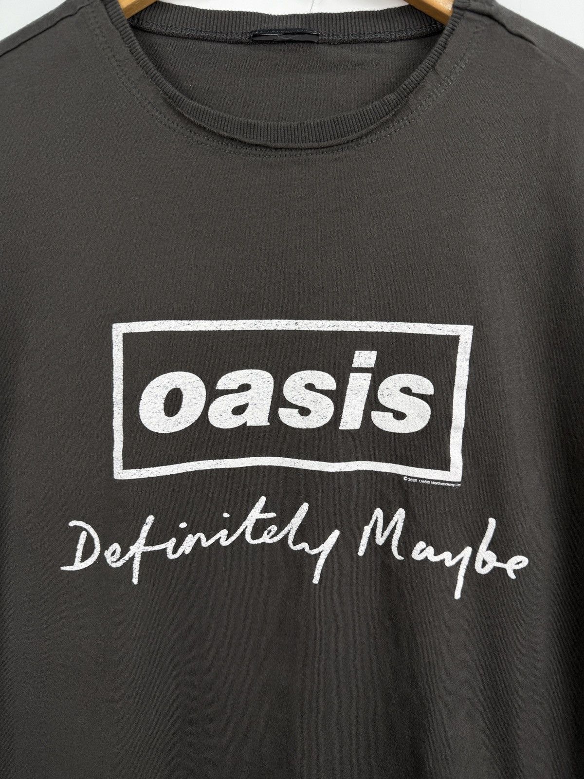 Band Tees 🇬🇧 Vintage Y2K Oasis Definitely Maybe T-Shirt Liam Gallagher Size US M / EU 48-50 / 2 - 4 Thumbnail